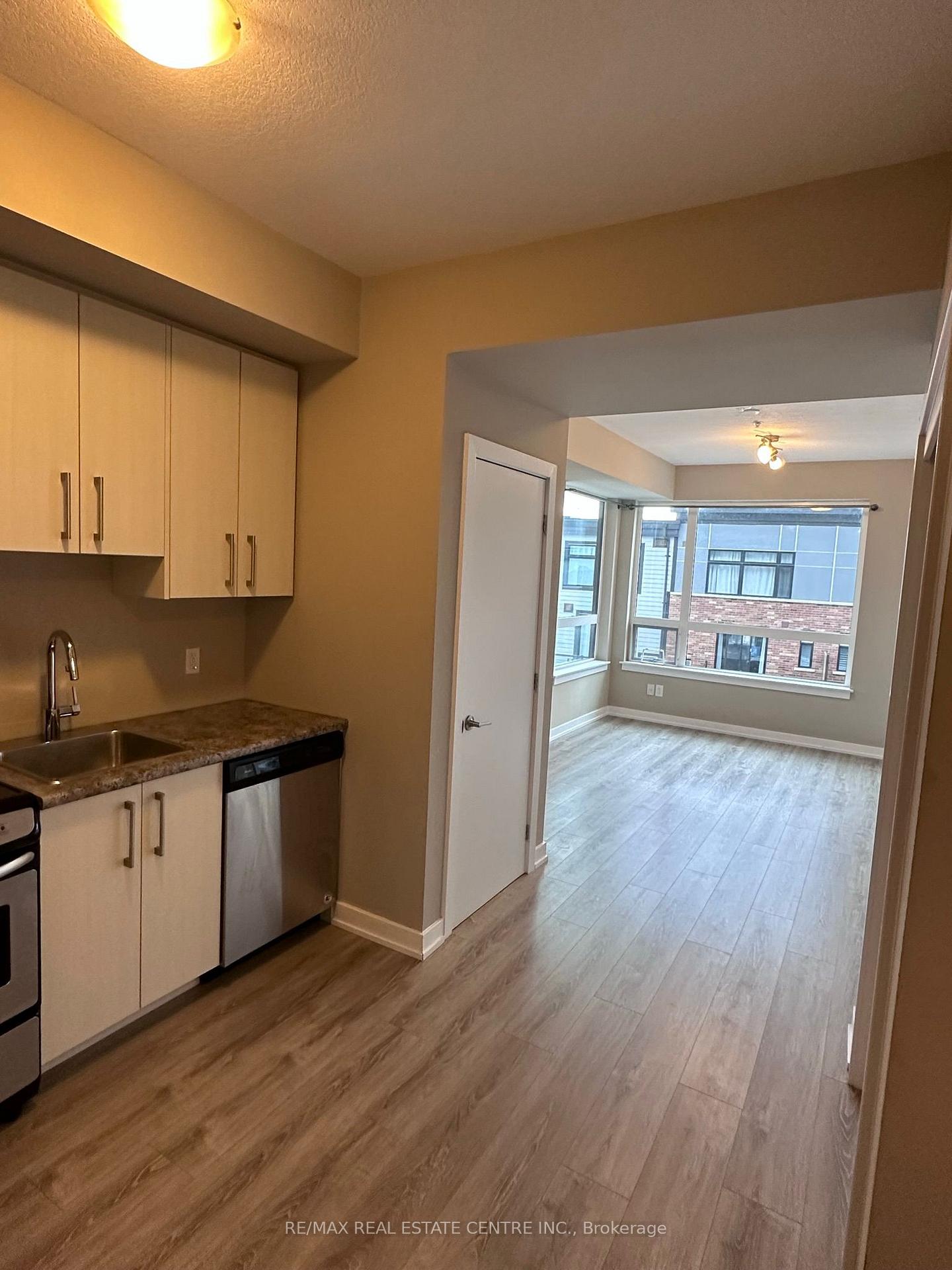 Photo 4 of Unit 313, 10 Esplanade Lane, Grimsby, Grimsby Beach — HOMEH