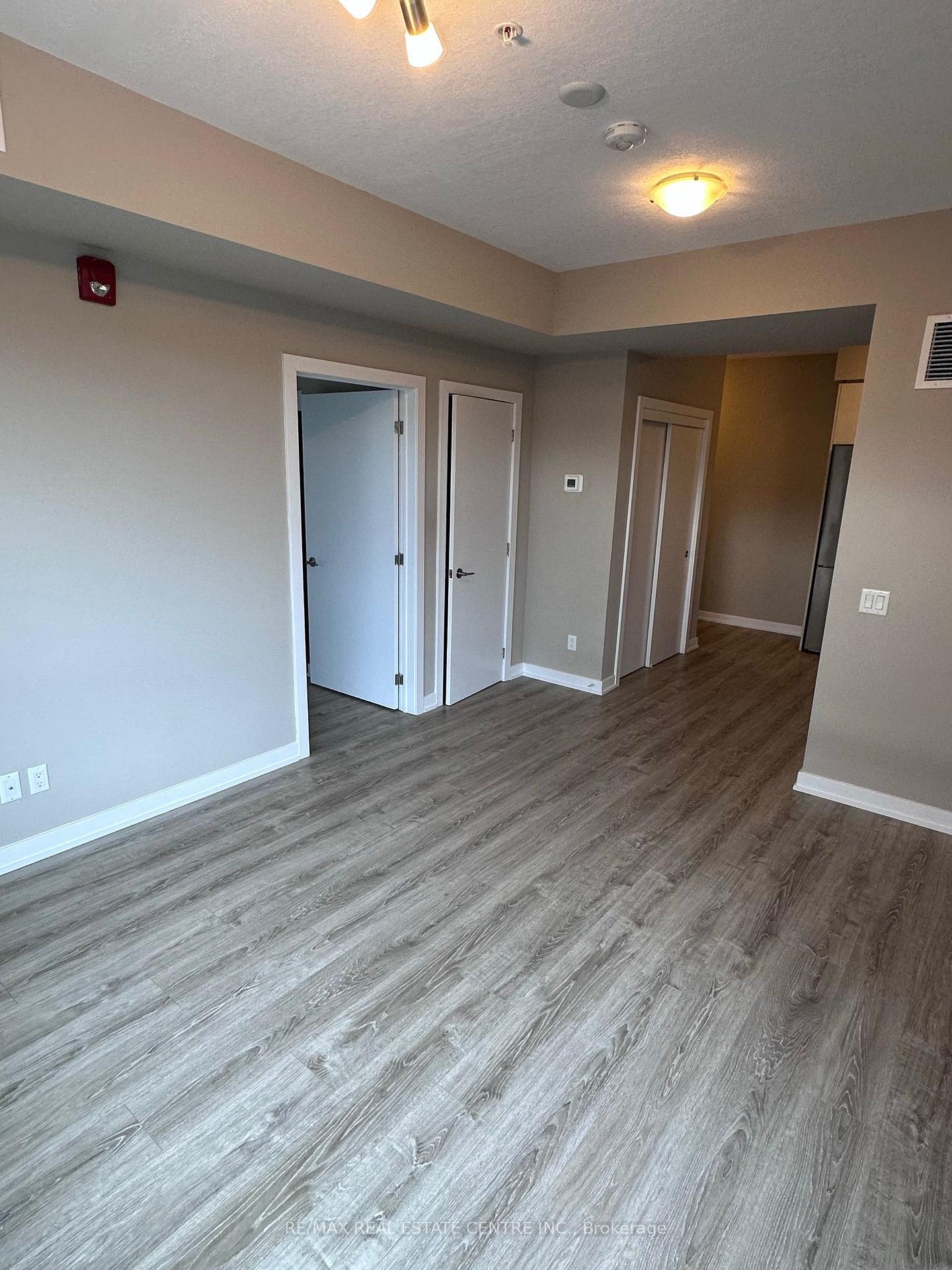 Photo 10 of Unit 313, 10 Esplanade Lane, Grimsby, Grimsby Beach — HOMEH