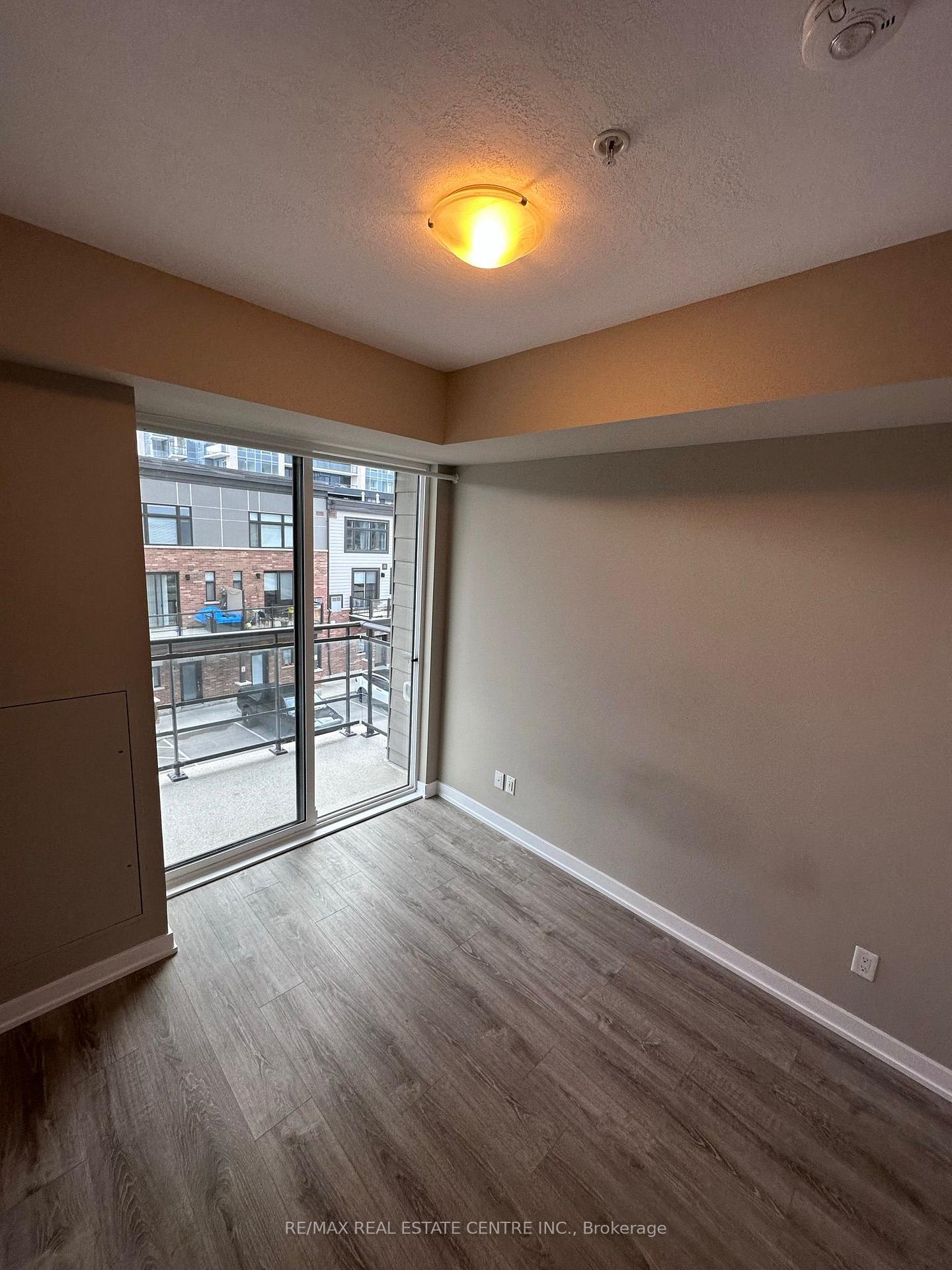 Photo 12 of Unit 313, 10 Esplanade Lane, Grimsby, Grimsby Beach — HOMEH
