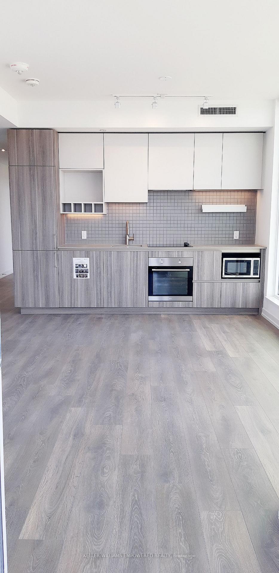 Photo 4 of Unit 3310, 5 Buttermill Avenue, Vaughan, Vaughan Corporate Centre — HOMEH