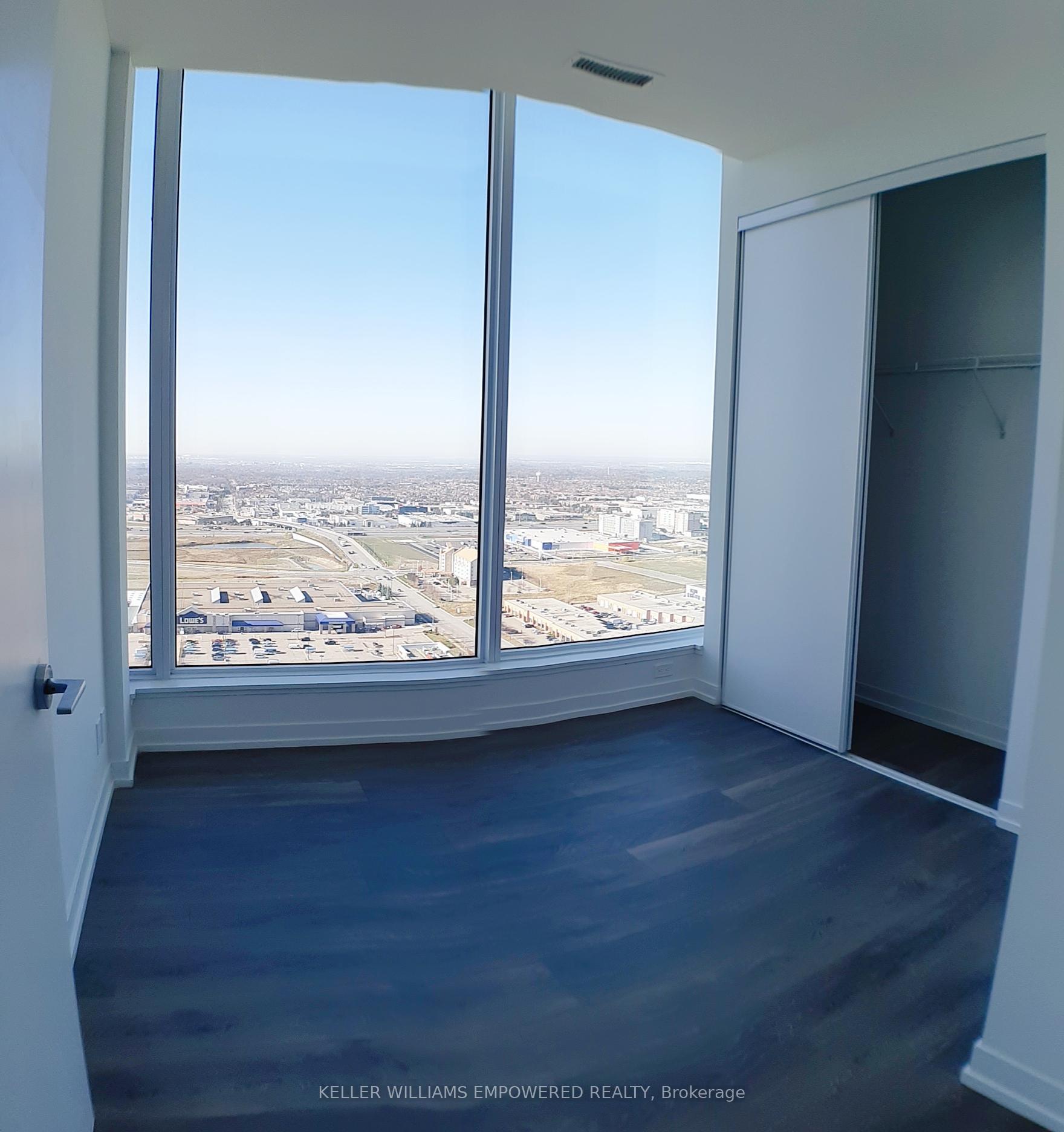 Photo 5 of Unit 3310, 5 Buttermill Avenue, Vaughan, Vaughan Corporate Centre — HOMEH