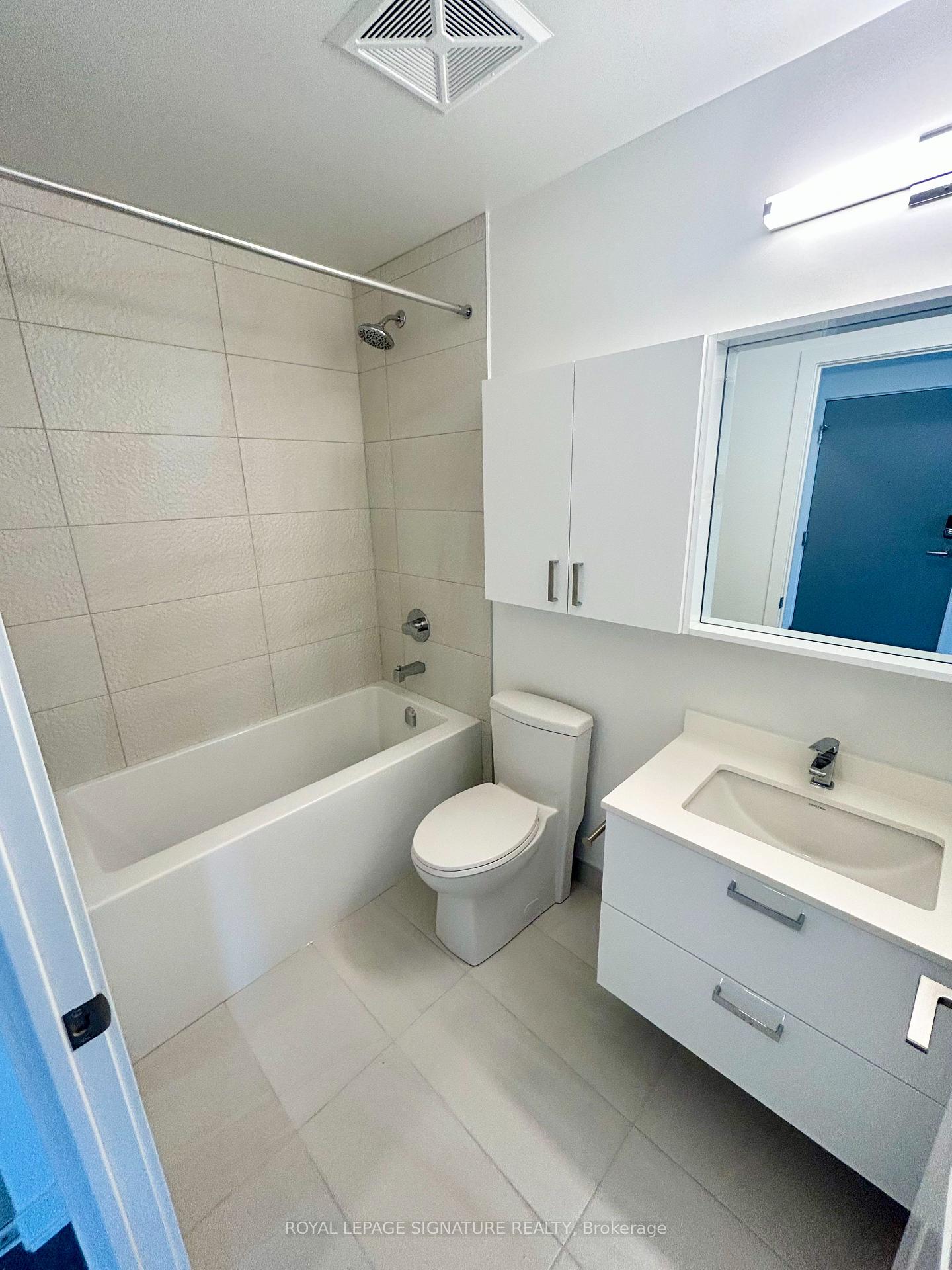Photo 9 of Unit 2401, 30 Upper Mall Way, Vaughan, Brownridge — HOMEH