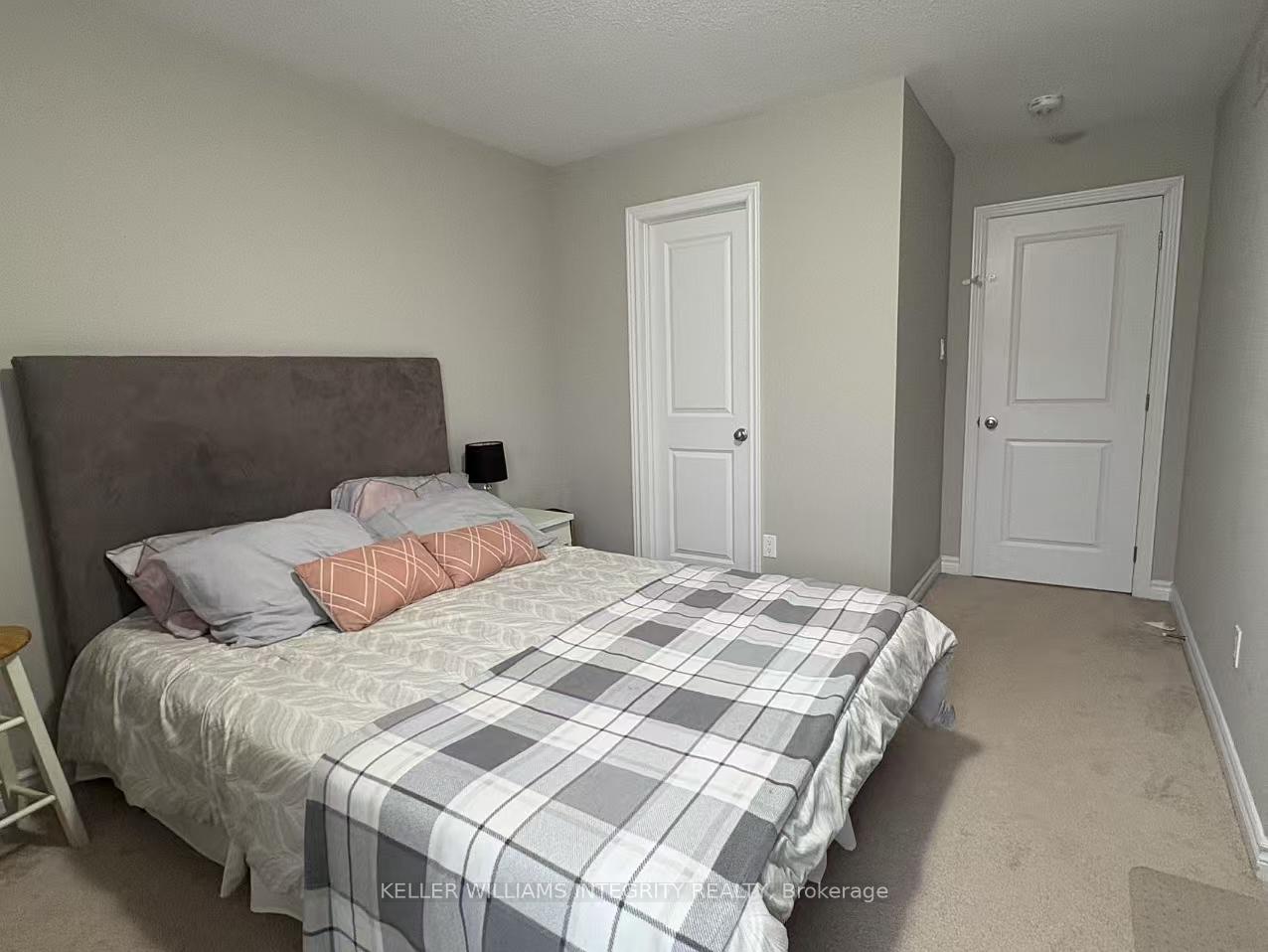 Photo 8 of 2516 Waterlilly Way, Ottawa, Barrhaven - Heritage Park — HOMEH
