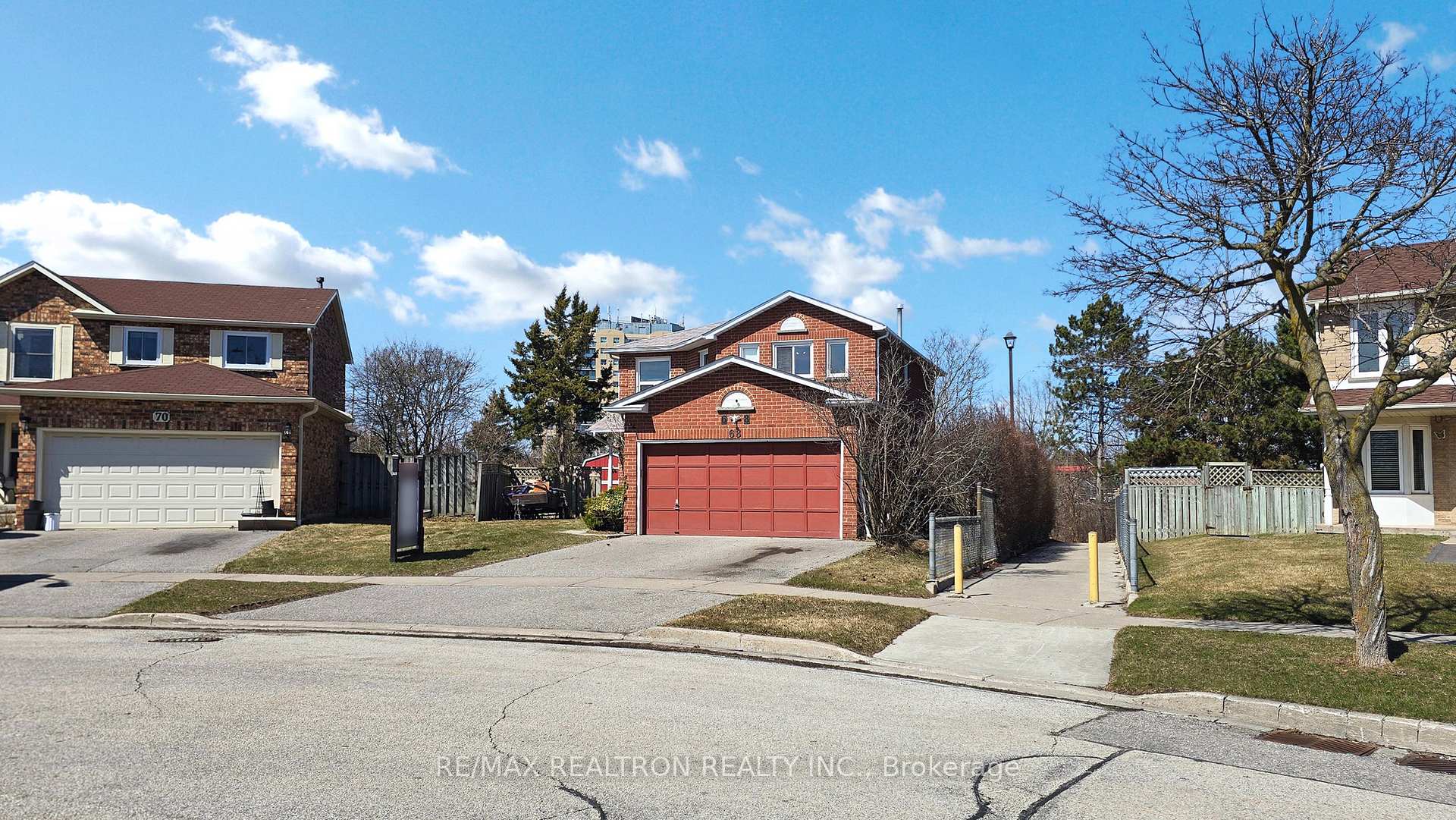 Photo 2 of 68 Patterson Crescent, Ajax, Central — HOMEH