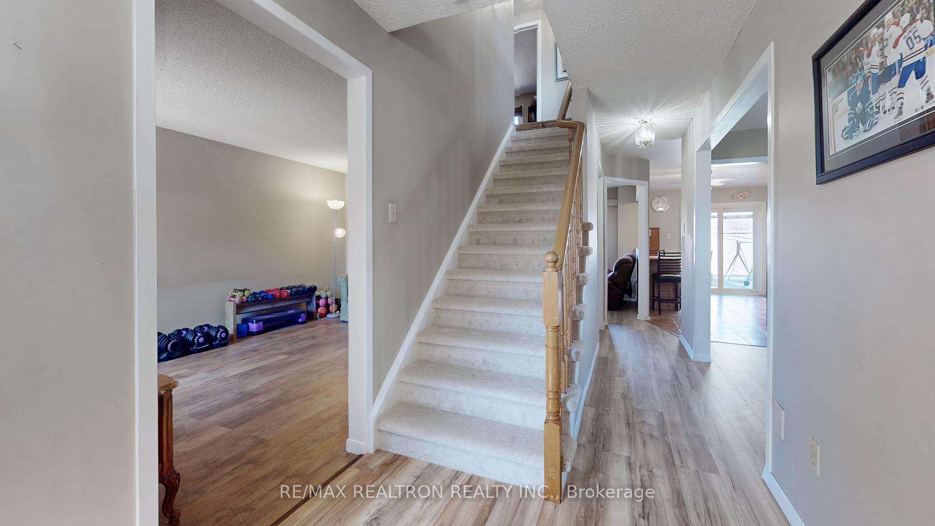 Photo 5 of 68 Patterson Crescent, Ajax, Central — HOMEH