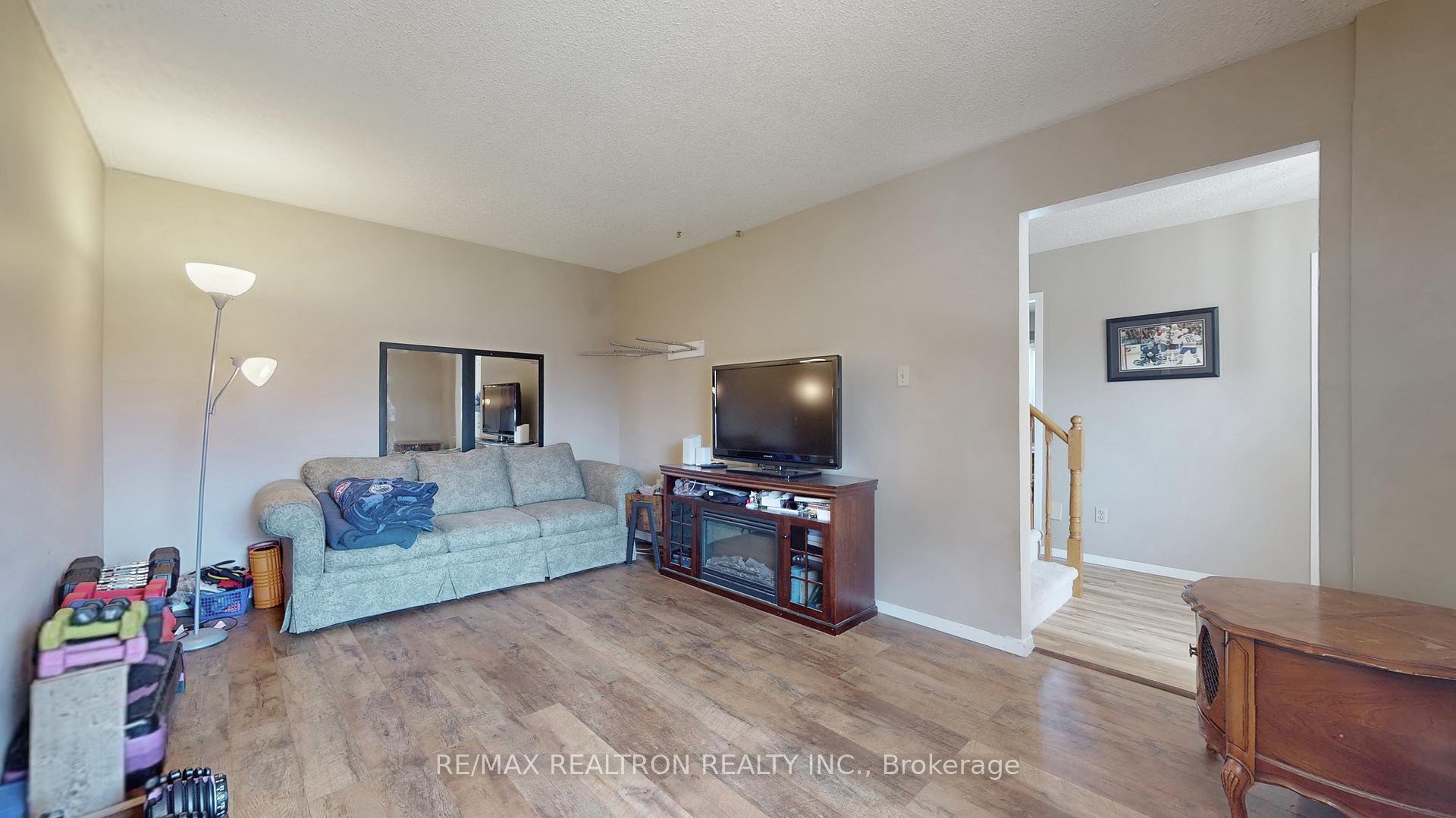 Photo 6 of 68 Patterson Crescent, Ajax, Central — HOMEH