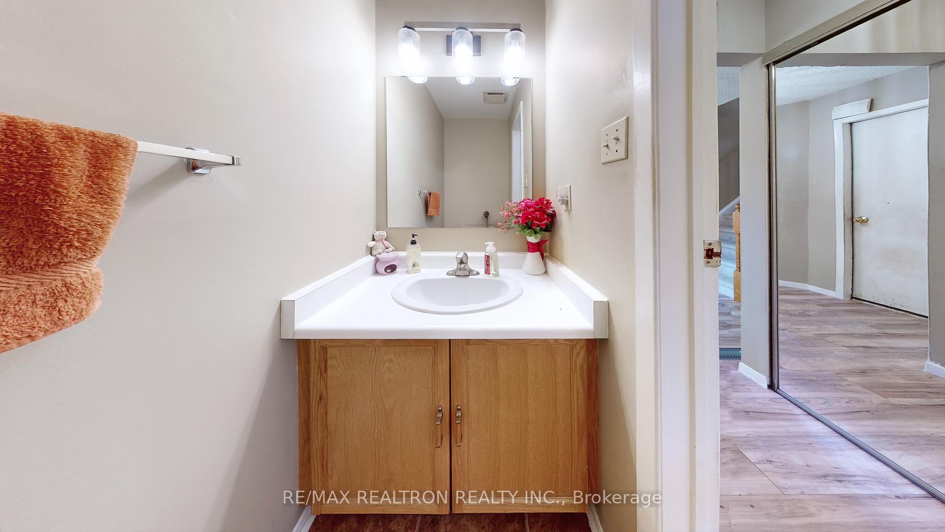Photo 18 of 68 Patterson Crescent, Ajax, Central — HOMEH