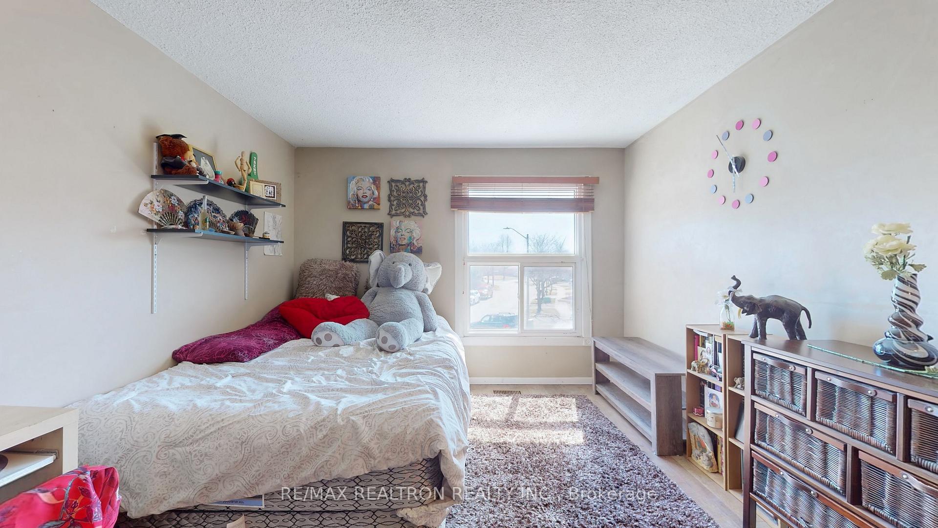 Photo 33 of 68 Patterson Crescent, Ajax, Central — HOMEH