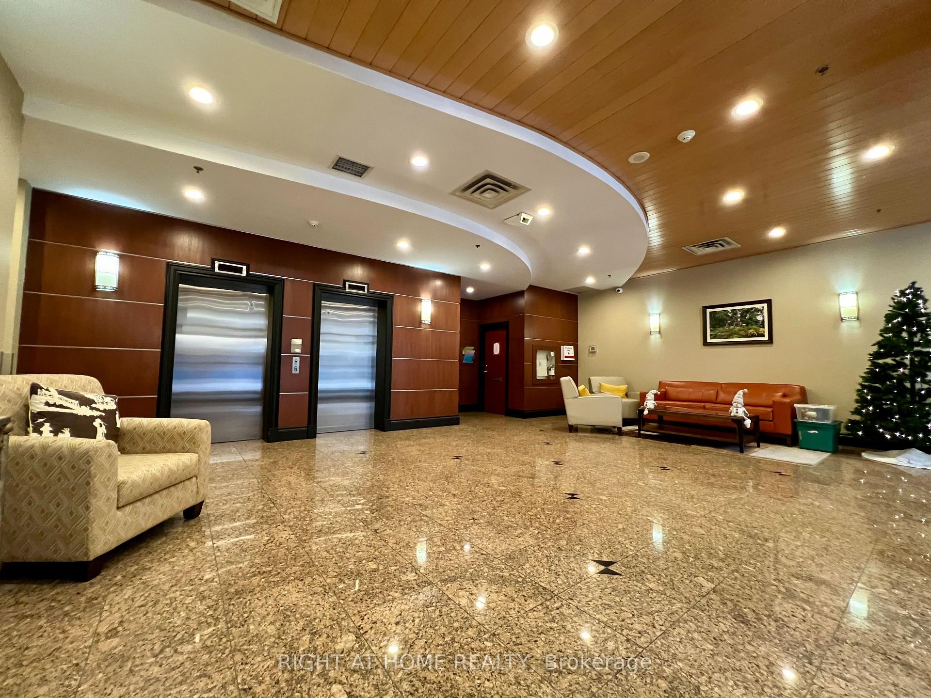Photo 4 of Unit 305, 1797 Queen Street E, Toronto, The Beaches — HOMEH