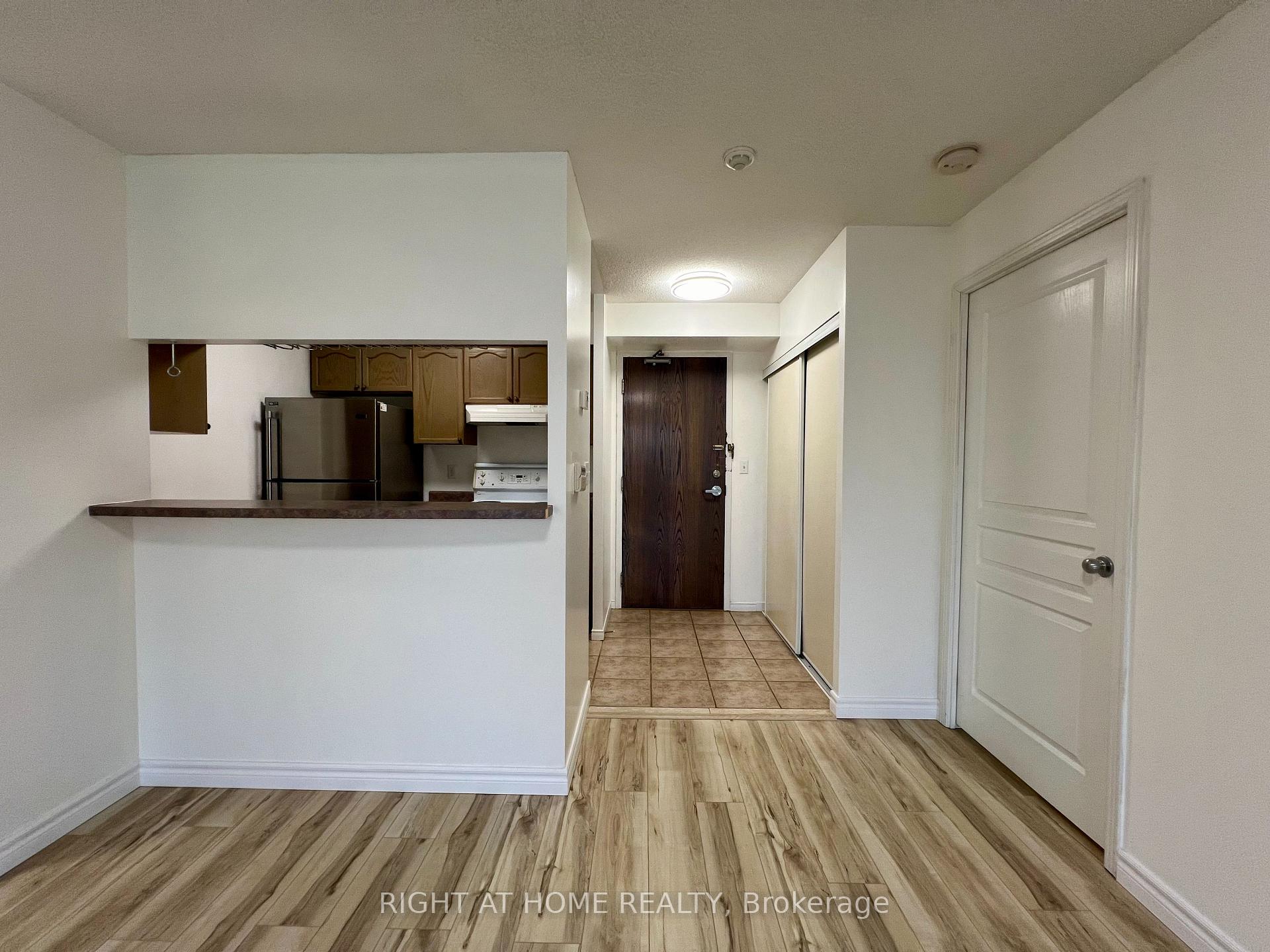 Photo 5 of Unit 305, 1797 Queen Street E, Toronto, The Beaches — HOMEH