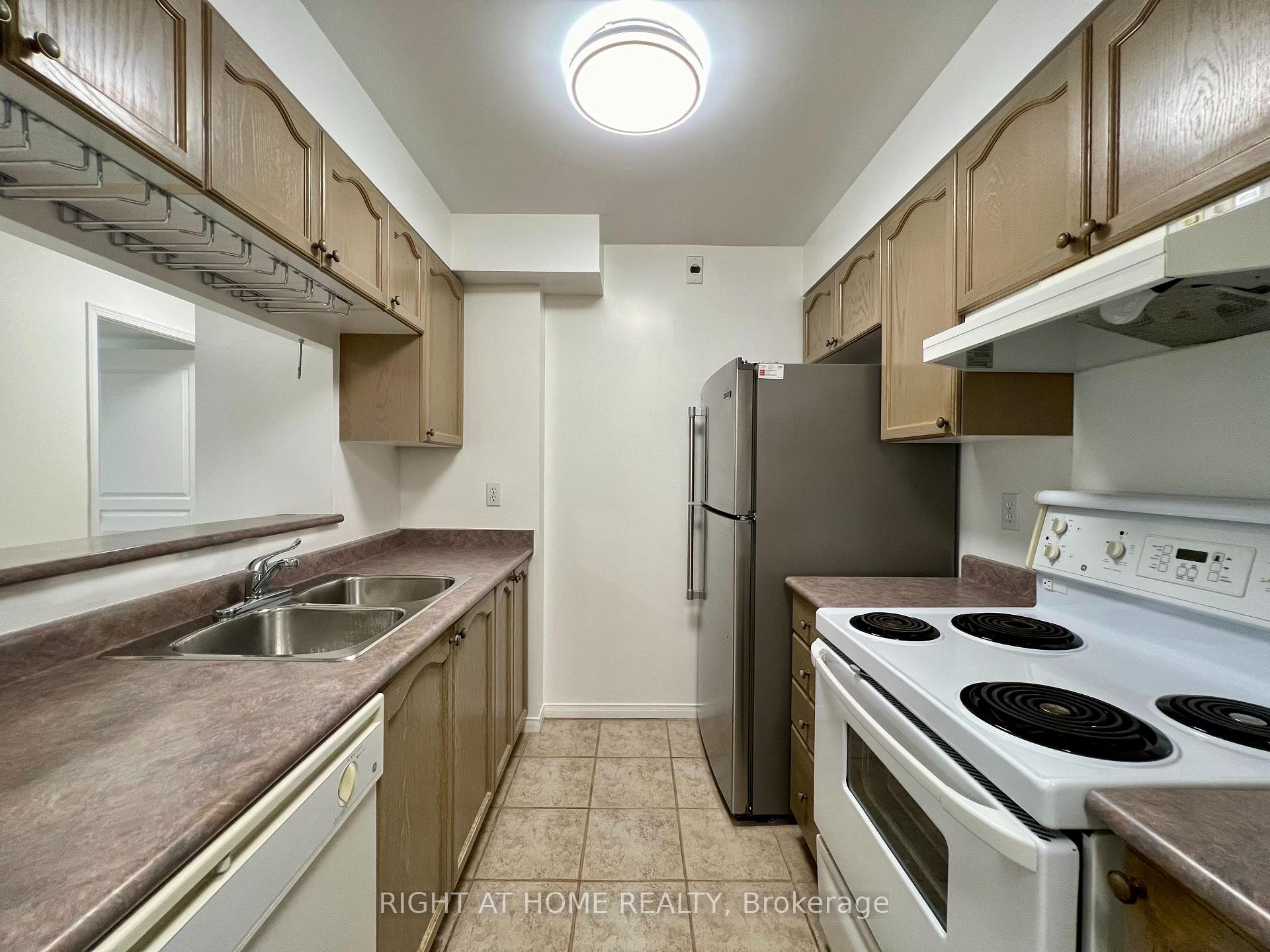 Photo 6 of Unit 305, 1797 Queen Street E, Toronto, The Beaches — HOMEH