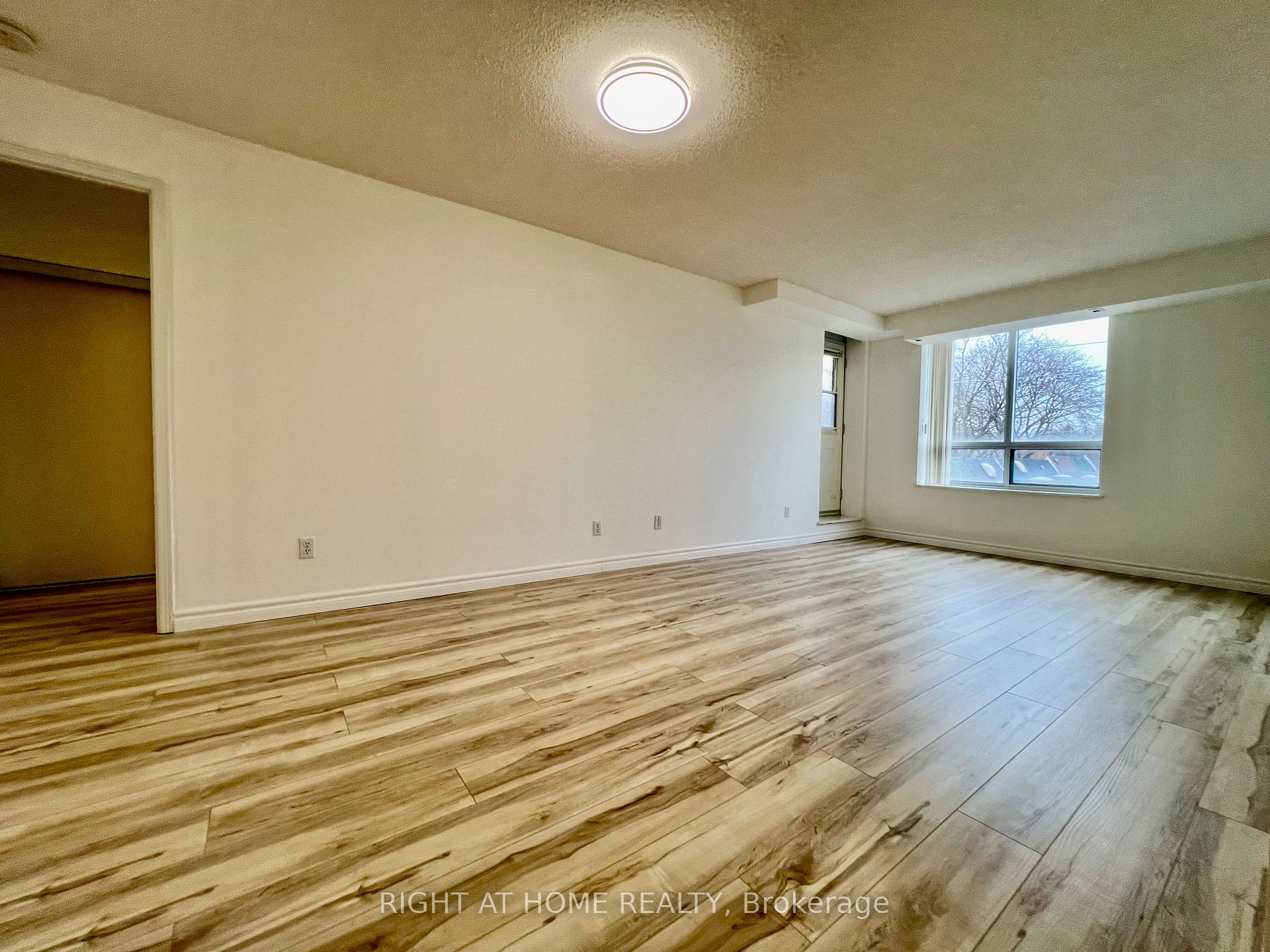 Photo 11 of Unit 305, 1797 Queen Street E, Toronto, The Beaches — HOMEH