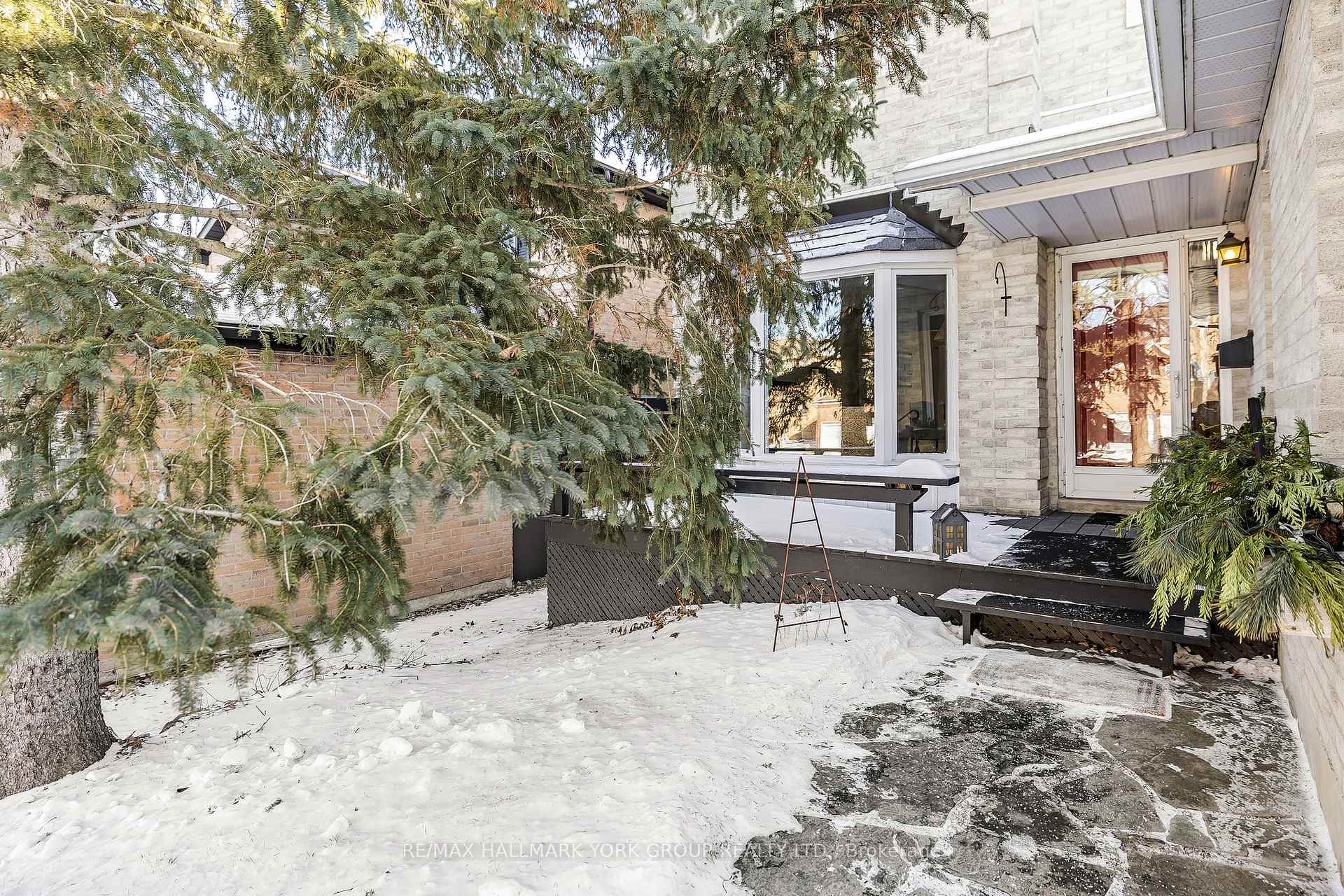 Photo 1 of 80 Autumn Way, Aurora, Aurora Heights — HOMEH