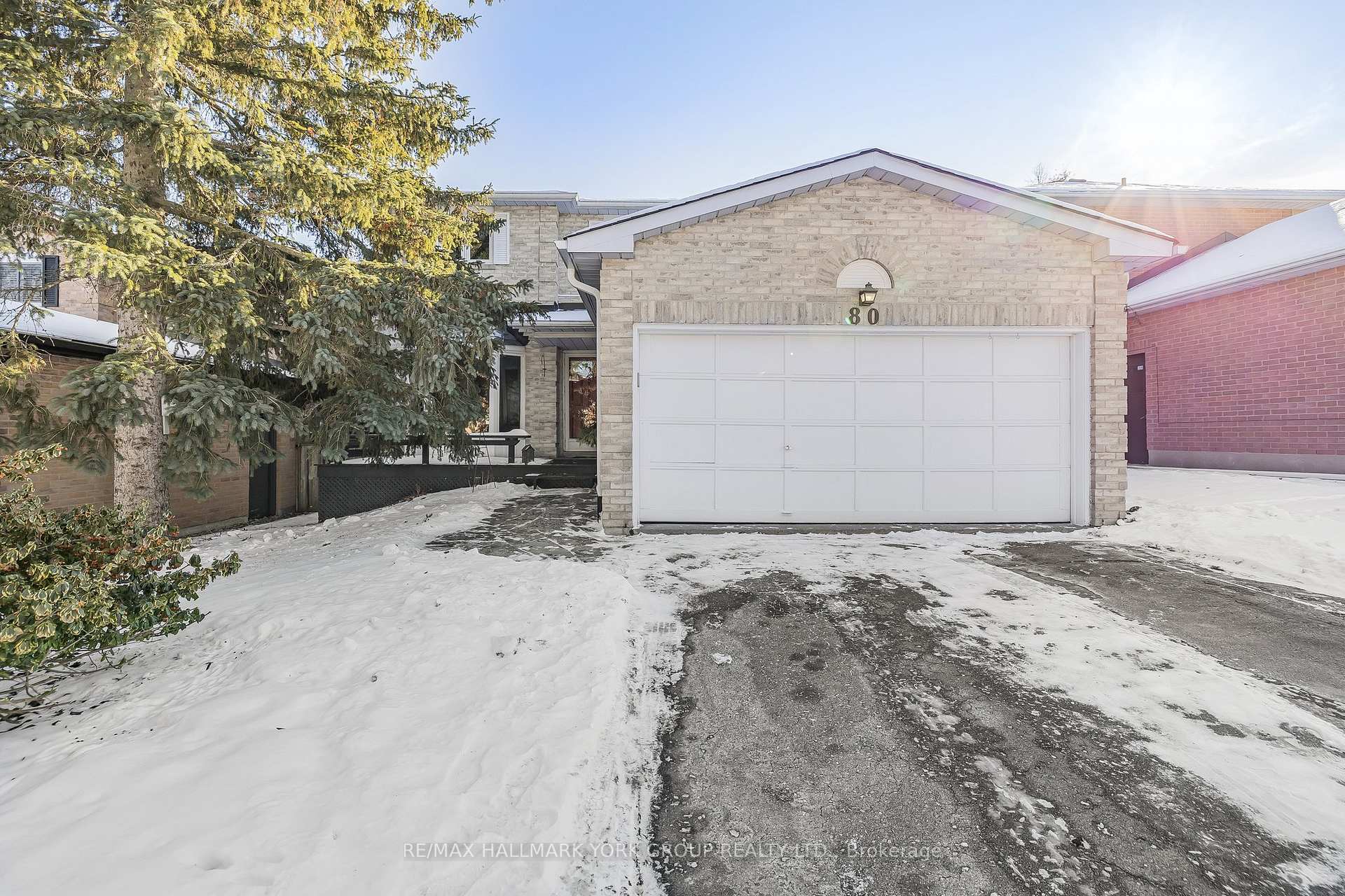 Photo 2 of 80 Autumn Way, Aurora, Aurora Heights — HOMEH