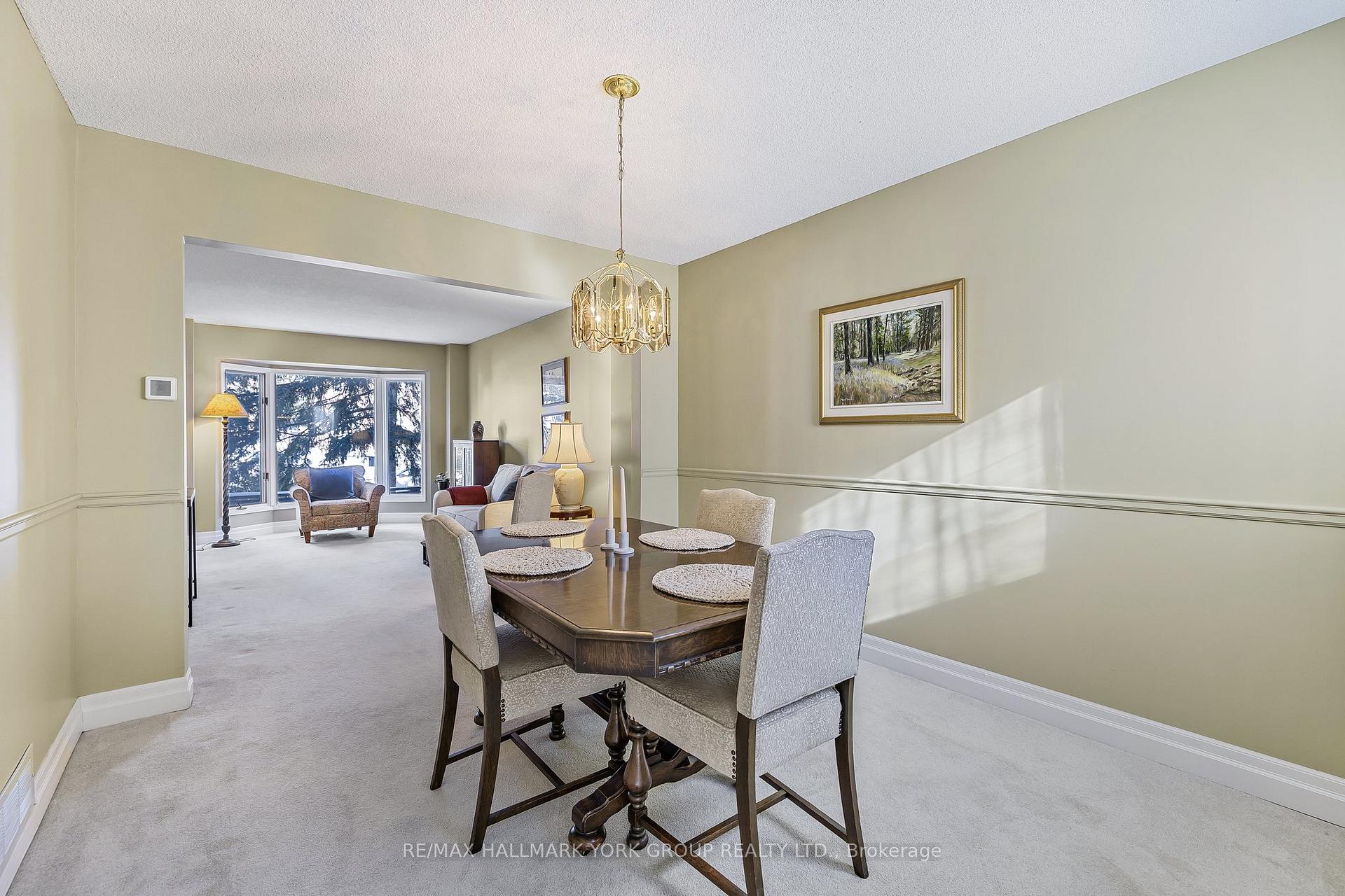 Photo 16 of 80 Autumn Way, Aurora, Aurora Heights — HOMEH