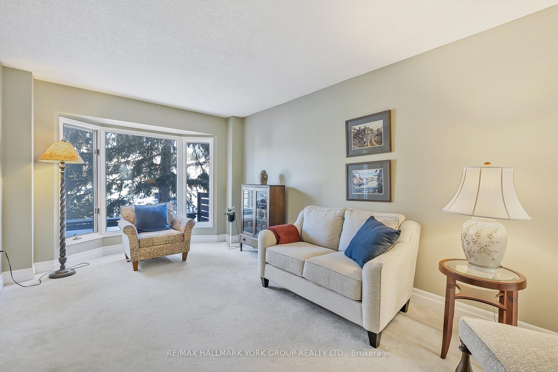 Photo 18 of 80 Autumn Way, Aurora, Aurora Heights — HOMEH