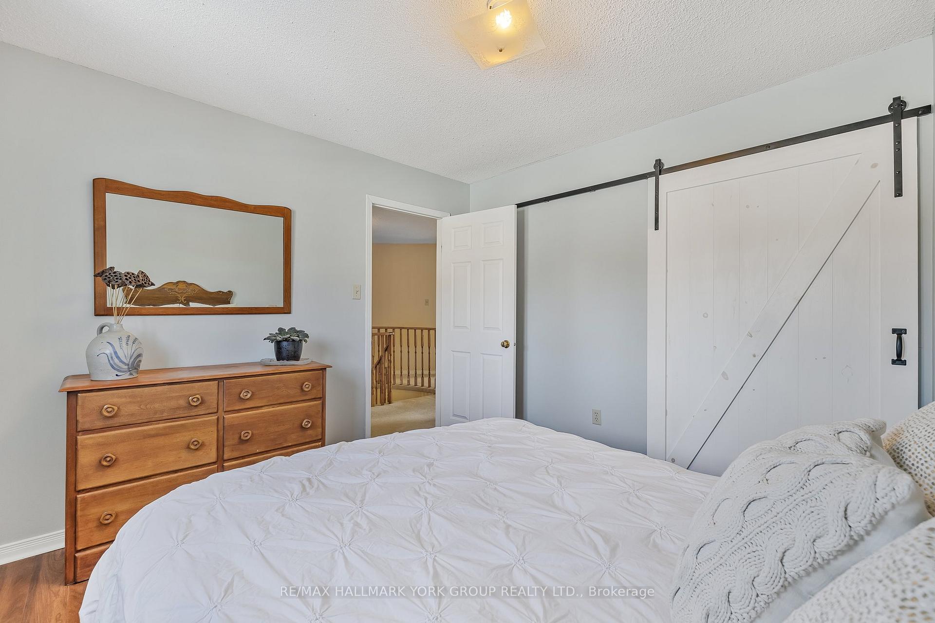 Photo 22 of 80 Autumn Way, Aurora, Aurora Heights — HOMEH