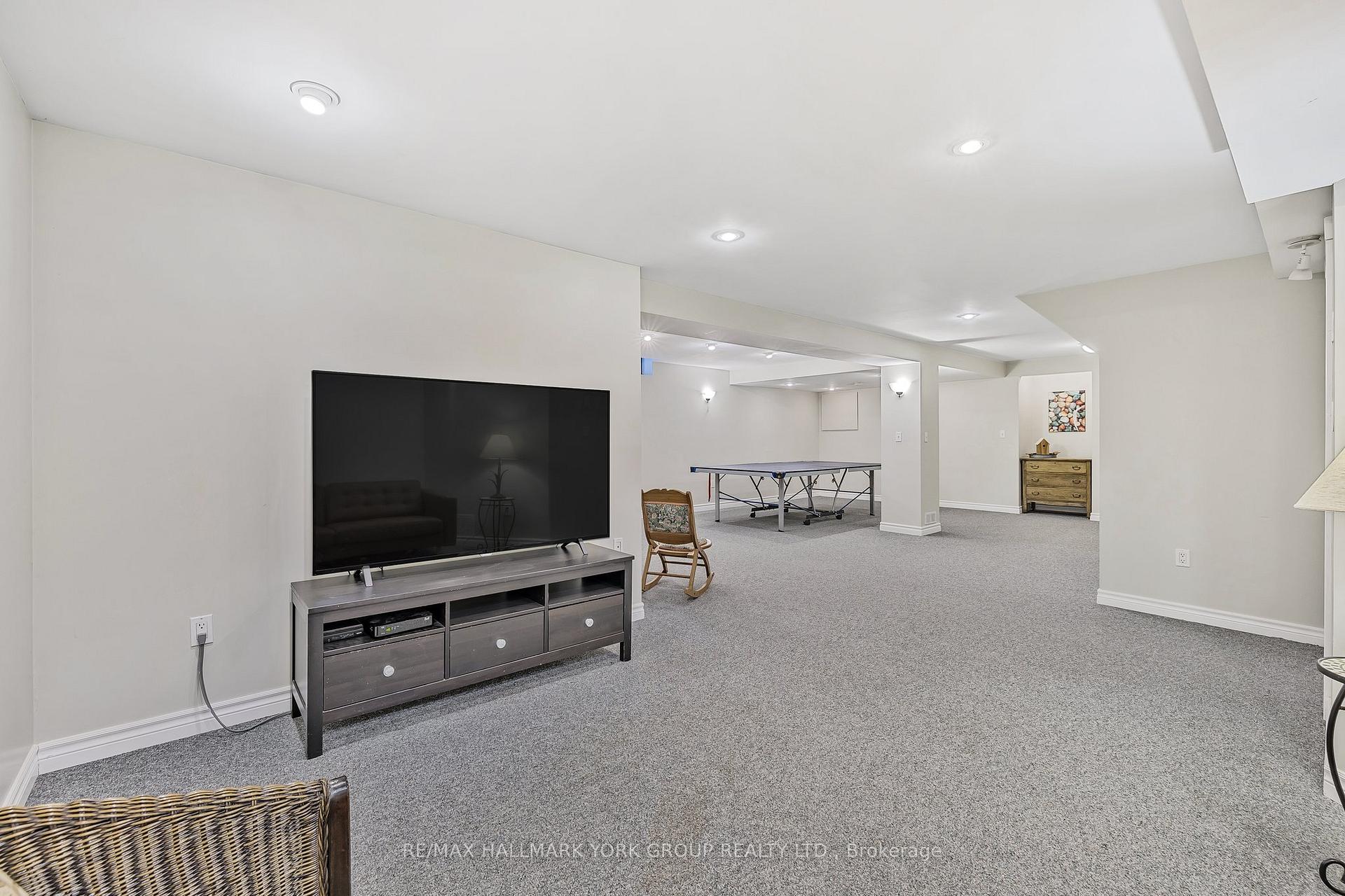 Photo 31 of 80 Autumn Way, Aurora, Aurora Heights — HOMEH