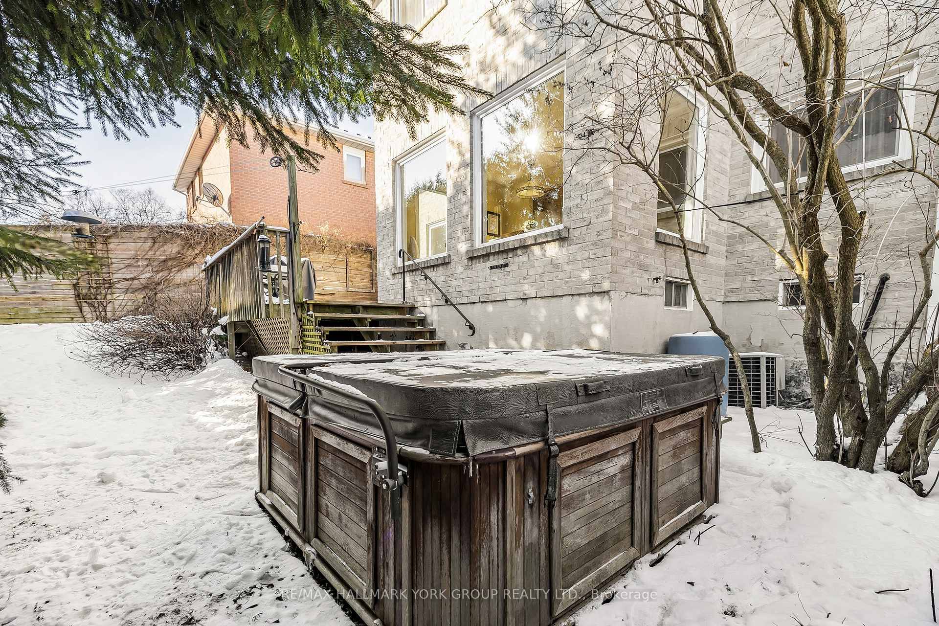 Photo 37 of 80 Autumn Way, Aurora, Aurora Heights — HOMEH
