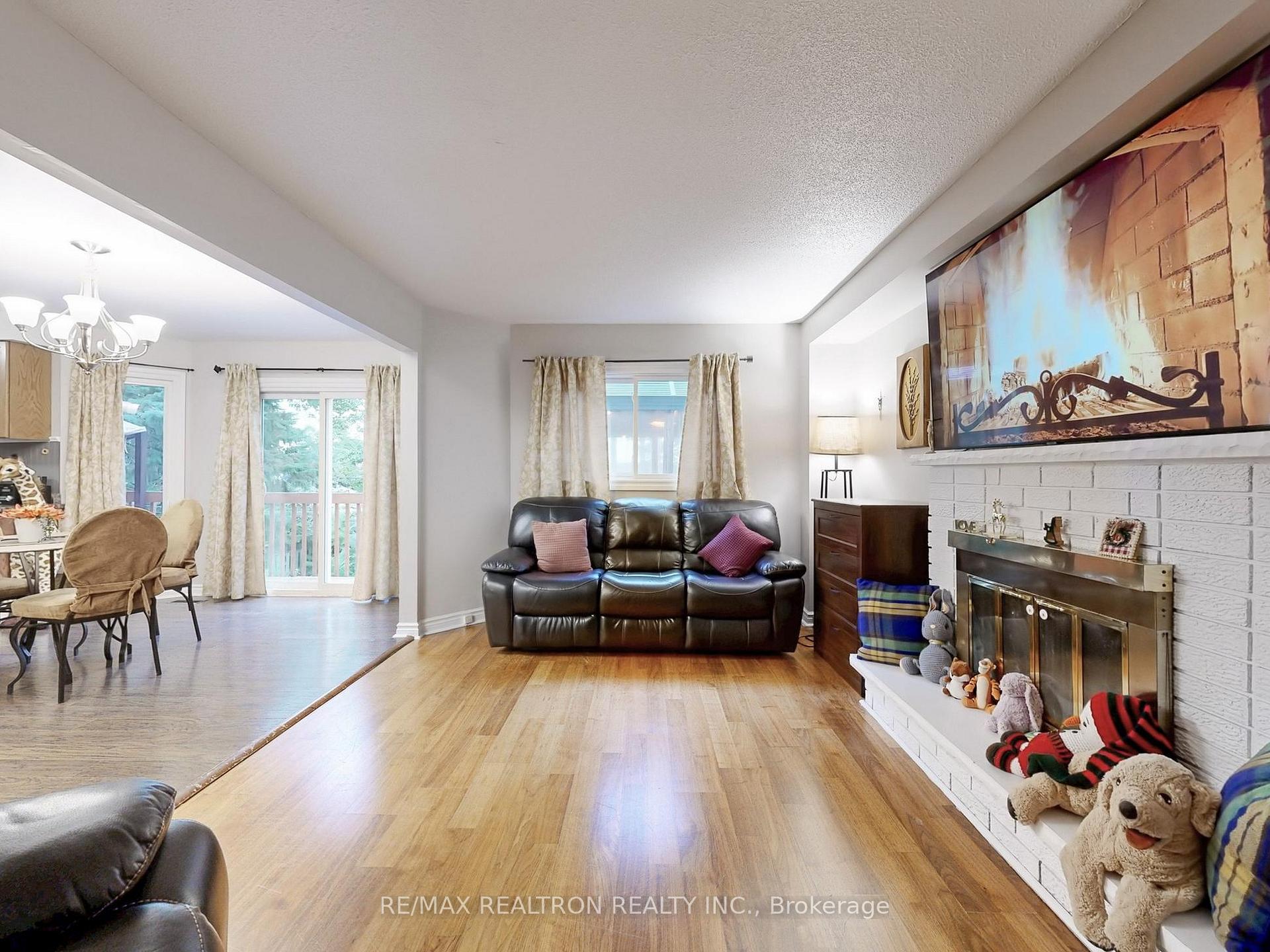 Photo 11 of Unit Main & 2nd Flr, 27 Moore Place, Barrie, Letitia Heights — HOMEH
