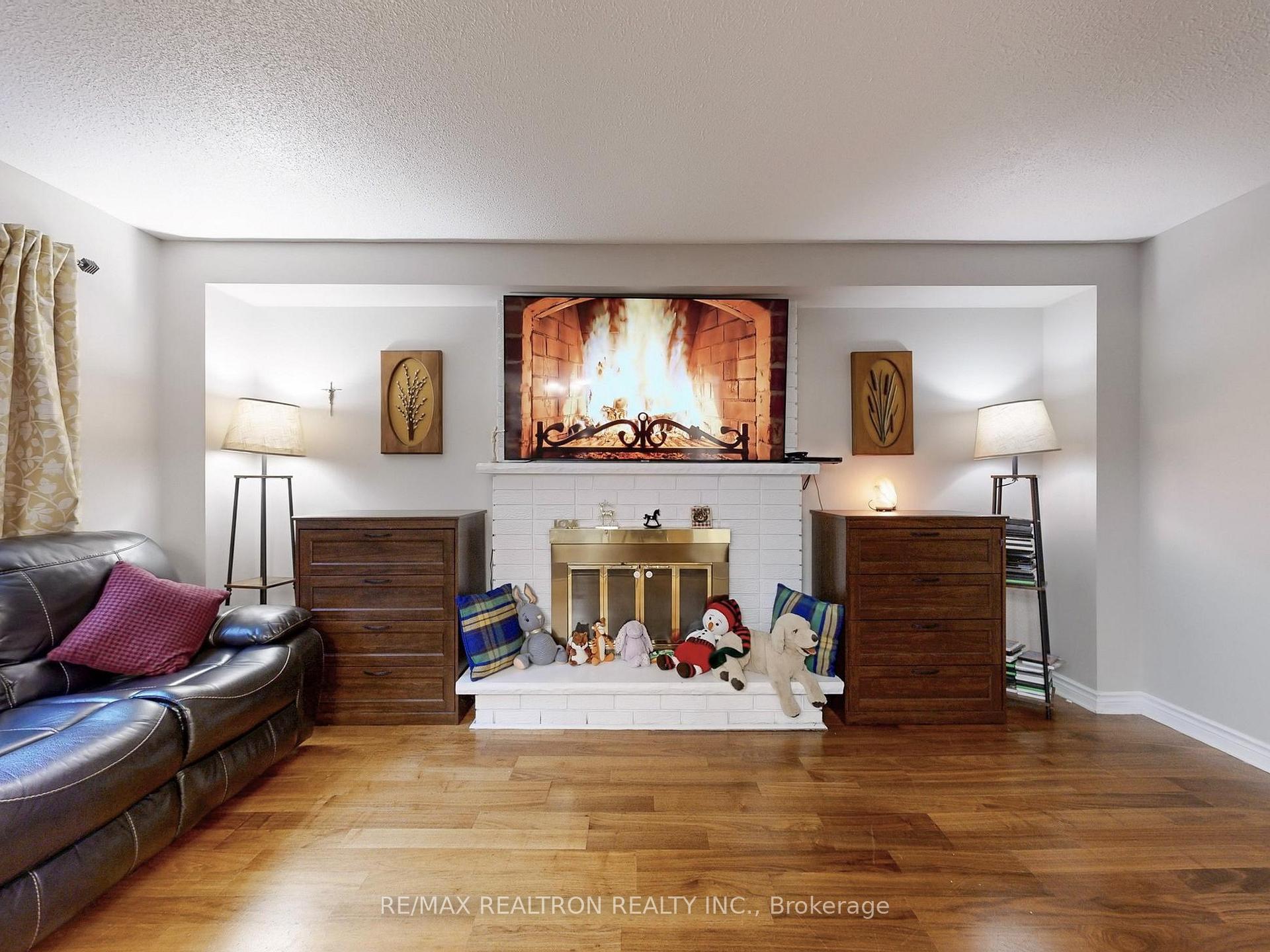 Photo 12 of Unit Main & 2nd Flr, 27 Moore Place, Barrie, Letitia Heights — HOMEH