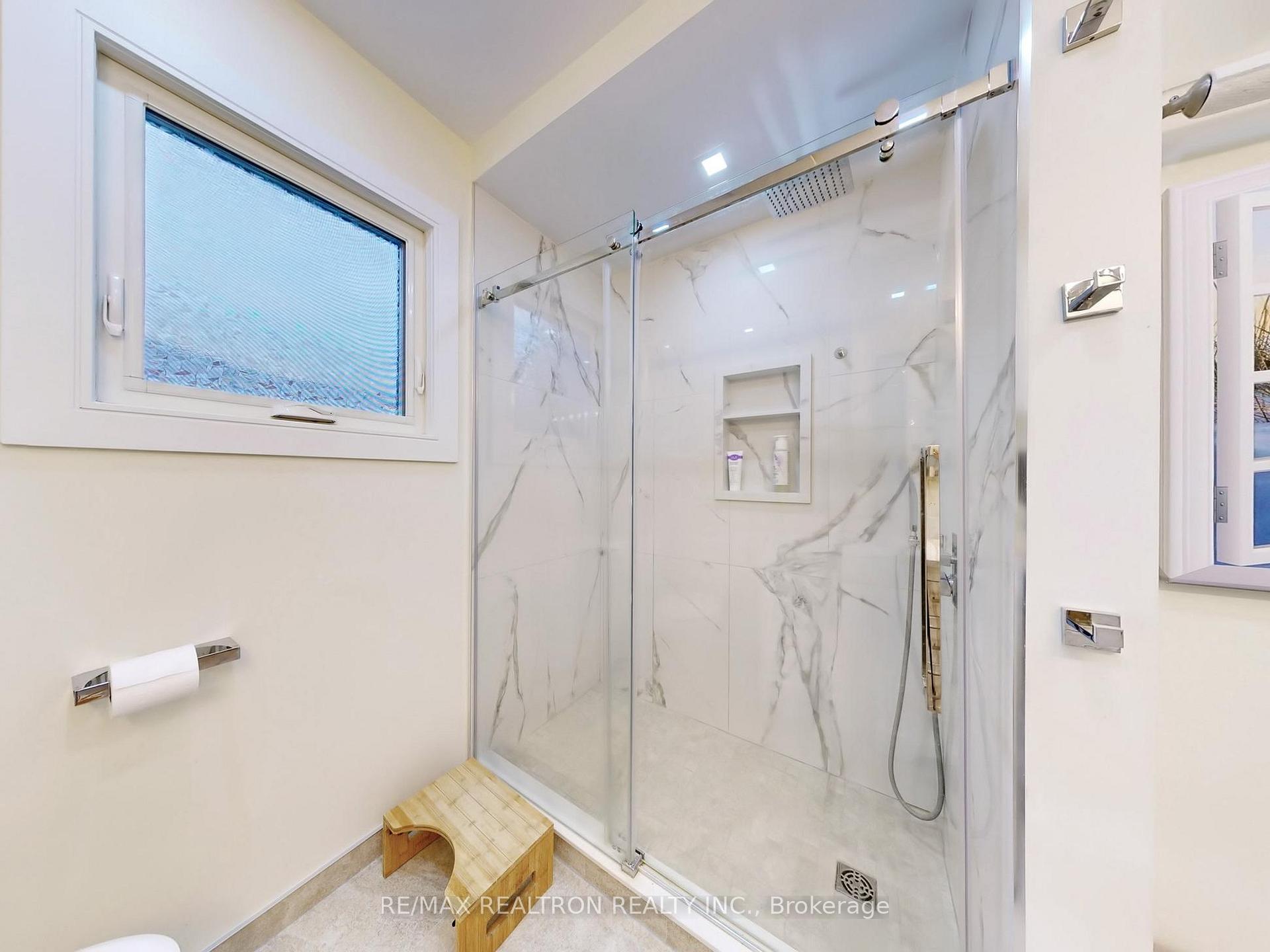 Photo 29 of Unit Main & 2nd Flr, 27 Moore Place, Barrie, Letitia Heights — HOMEH