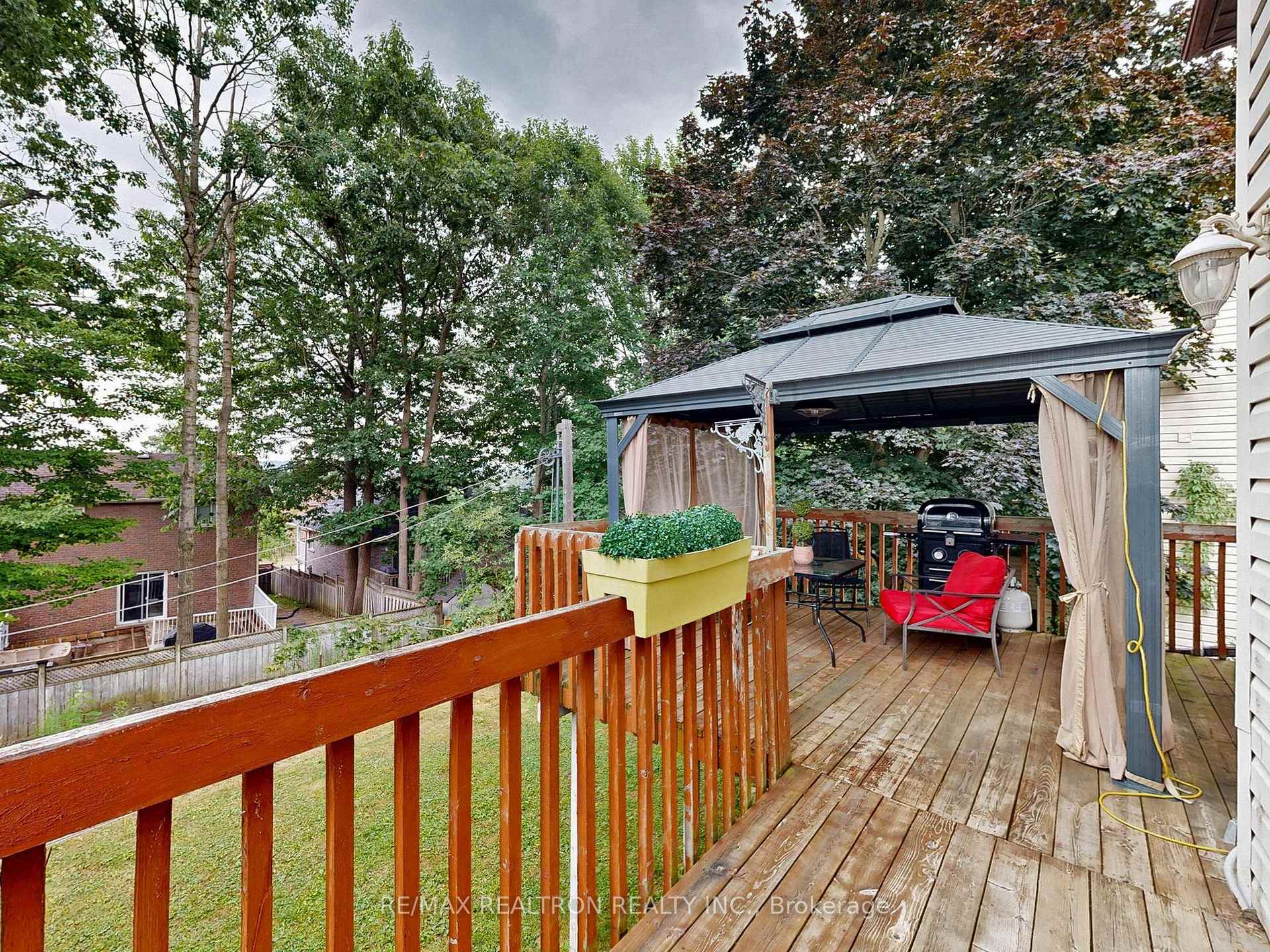 Photo 31 of Unit Main & 2nd Flr, 27 Moore Place, Barrie, Letitia Heights — HOMEH