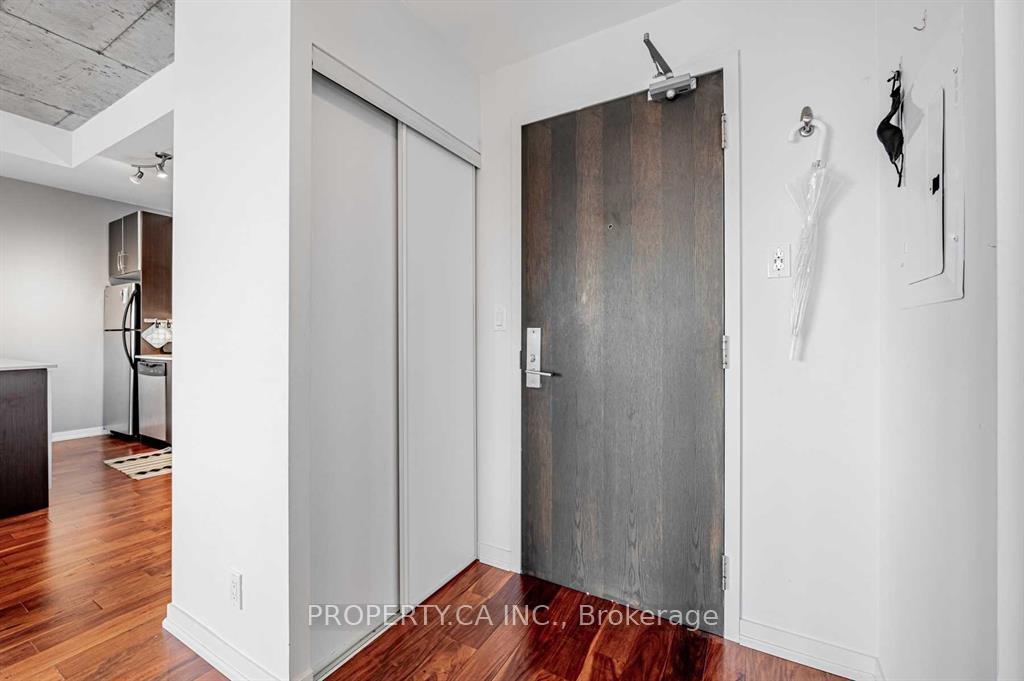 Front of Unit 814, 201 Carlaw Avenue