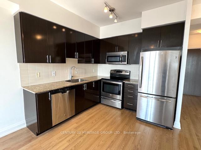 Photo 5 of Unit 718, 7161 Yonge Street, Markham, Thornhill — HOMEH