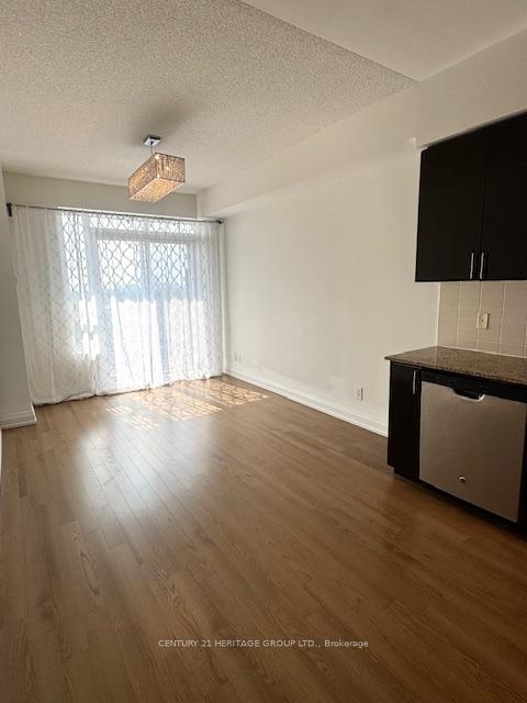 Photo 9 of Unit 718, 7161 Yonge Street, Markham, Thornhill — HOMEH