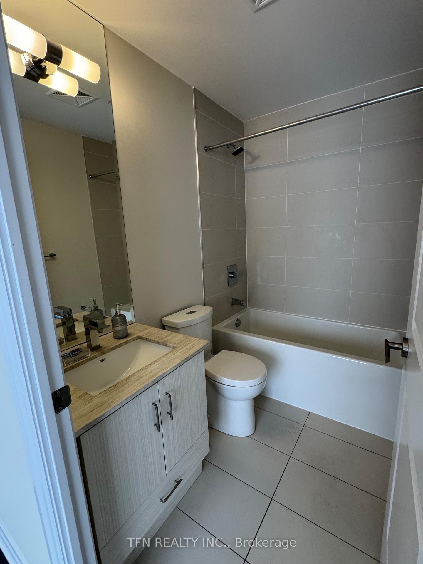 Photo 11 of Unit 1606, 9075 Jane Street, Vaughan, Concord — HOMEH