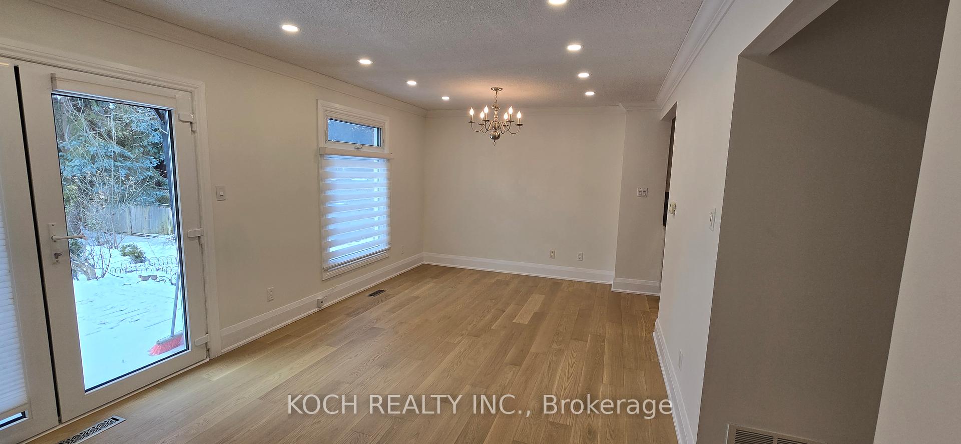 Photo 5 of 38 Corbett Crescent, Aurora, Aurora Highlands — HOMEH