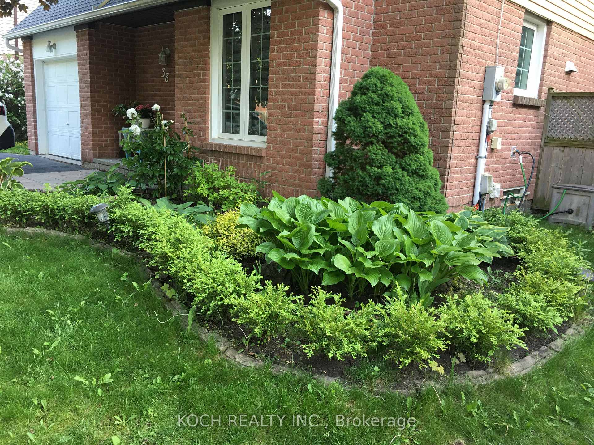 Photo 7 of 38 Corbett Crescent, Aurora, Aurora Highlands — HOMEH