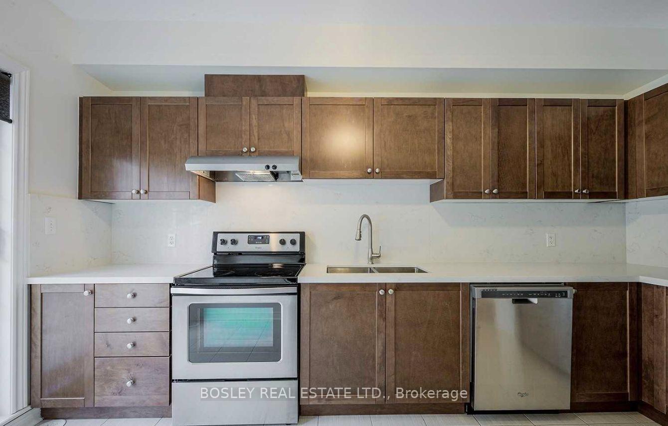 Photo 10 of 17 Carnahan Terrace, Toronto, East End-Danforth — HOMEH