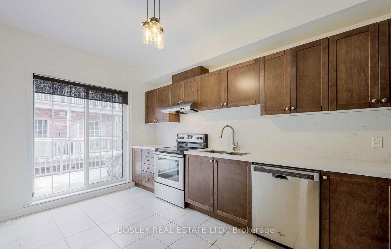 Photo 11 of 17 Carnahan Terrace, Toronto, East End-Danforth — HOMEH