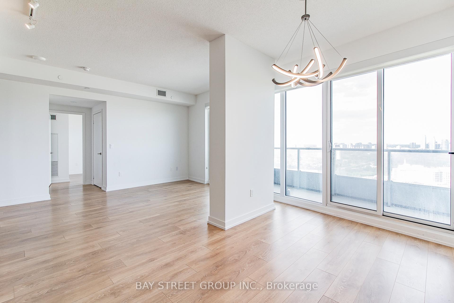Photo 4 of Unit 2802, 117 Mcmahon Drive, North York, Bayview Village — HOMEH