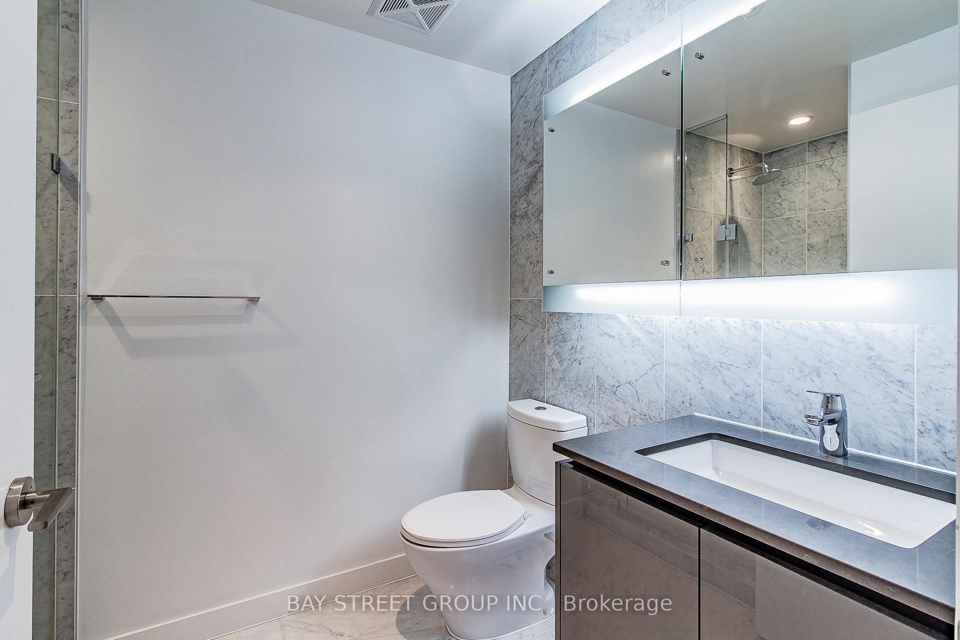 Photo 7 of Unit 2802, 117 Mcmahon Drive, North York, Bayview Village — HOMEH