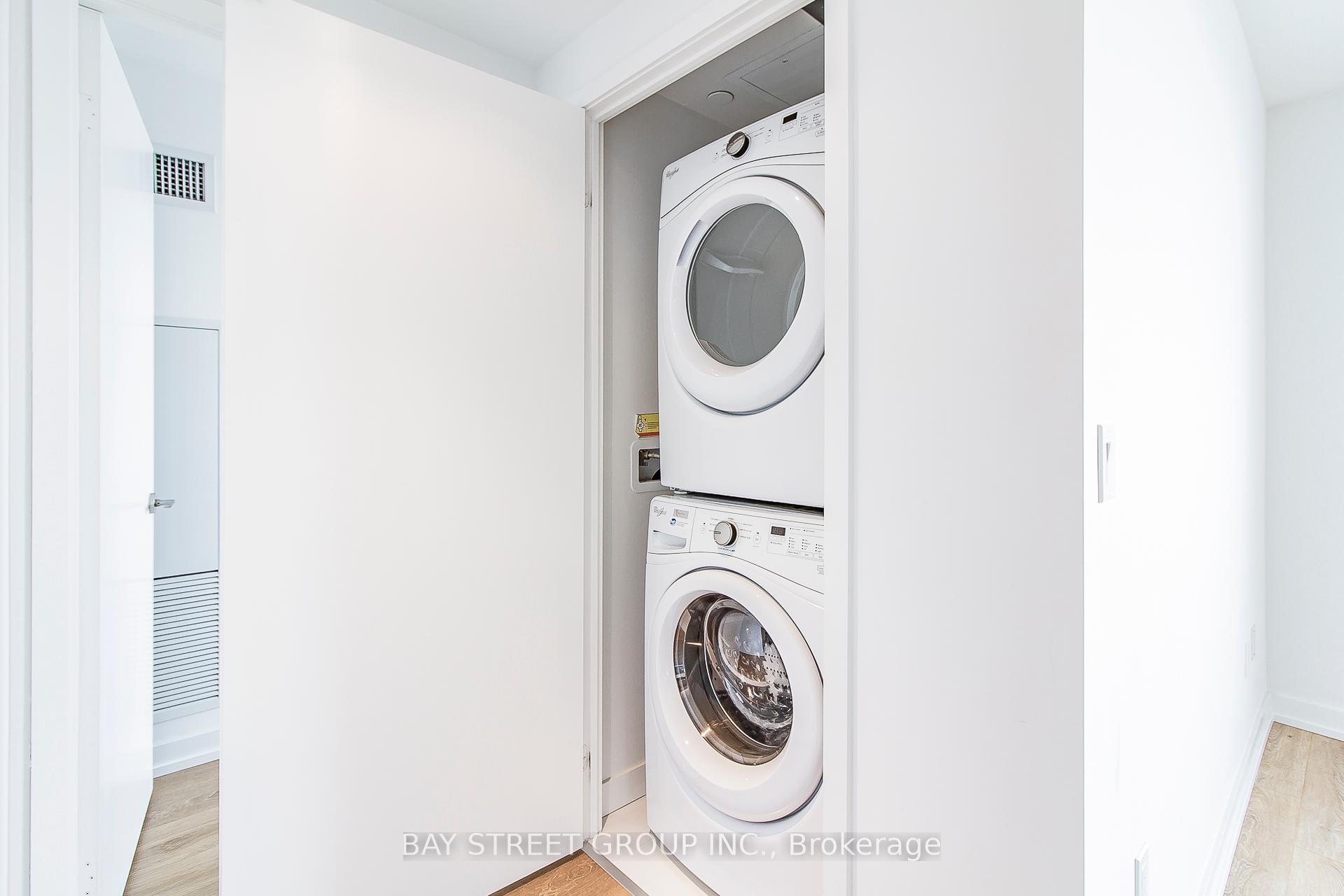 Photo 8 of Unit 2802, 117 Mcmahon Drive, North York, Bayview Village — HOMEH
