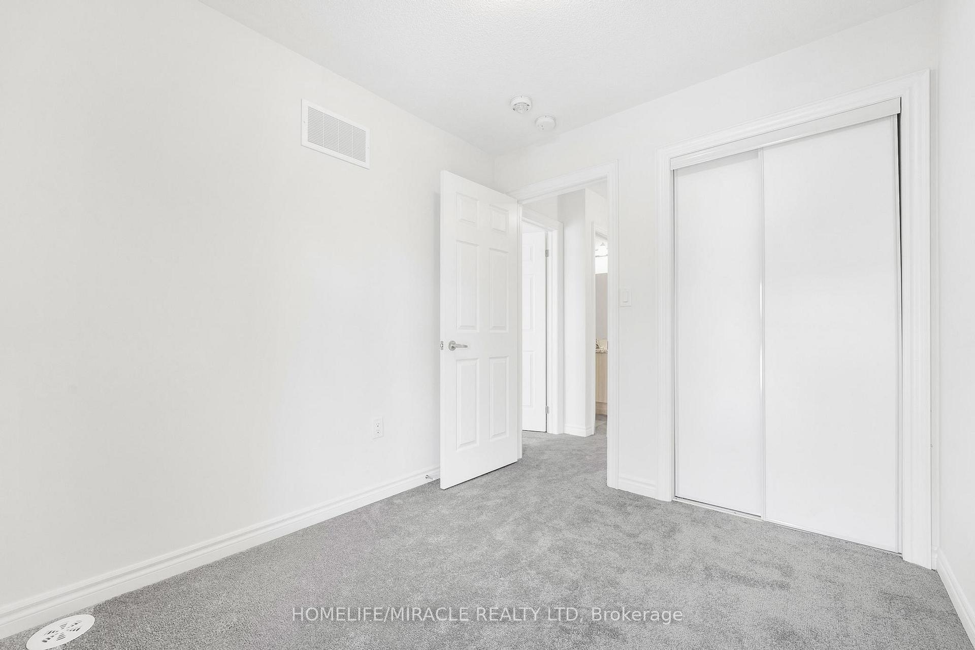 Photo 4 of 2670 Magdalen Path, Oshawa, Windfields — HOMEH
