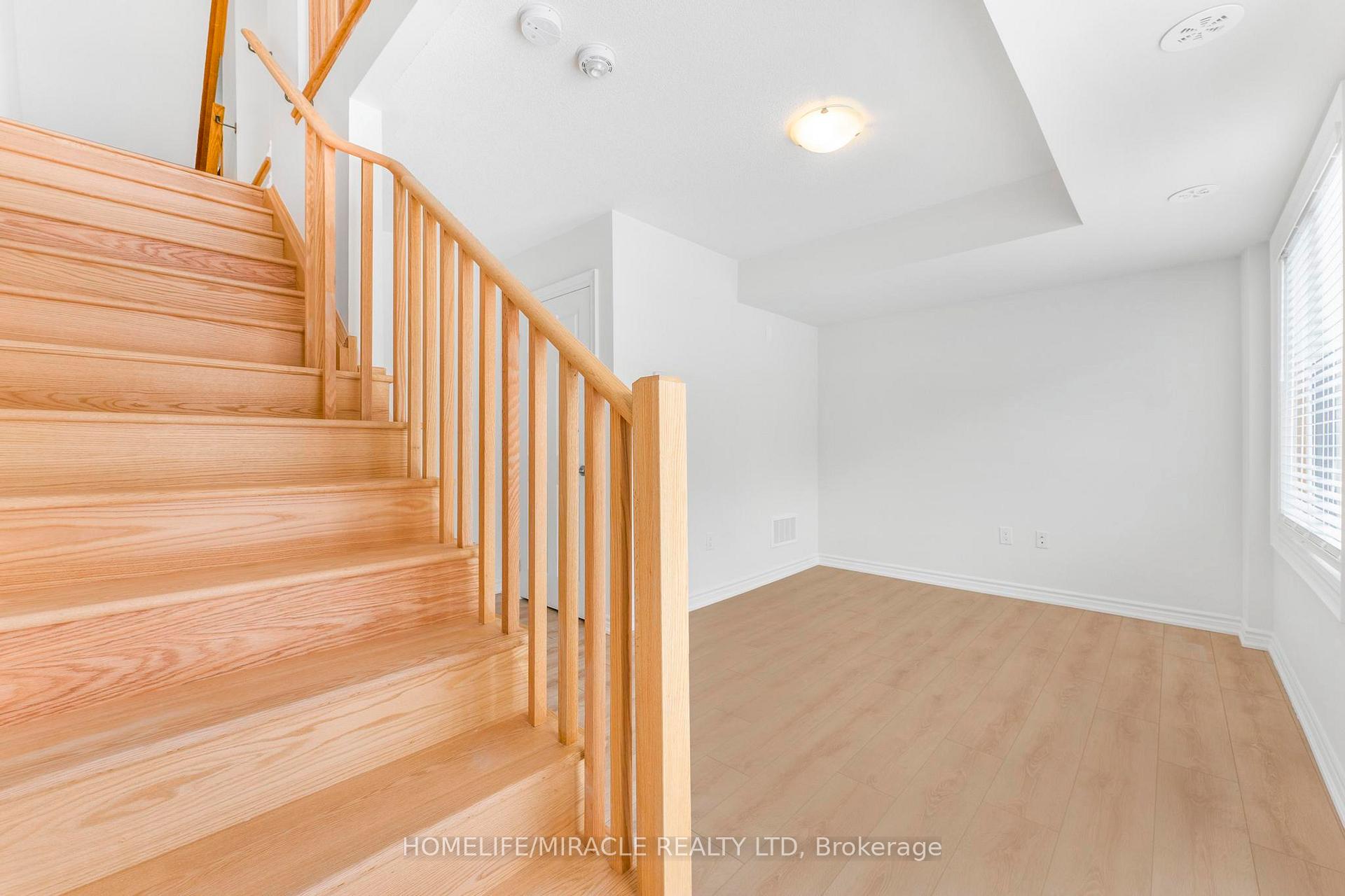 Photo 19 of 2670 Magdalen Path, Oshawa, Windfields — HOMEH
