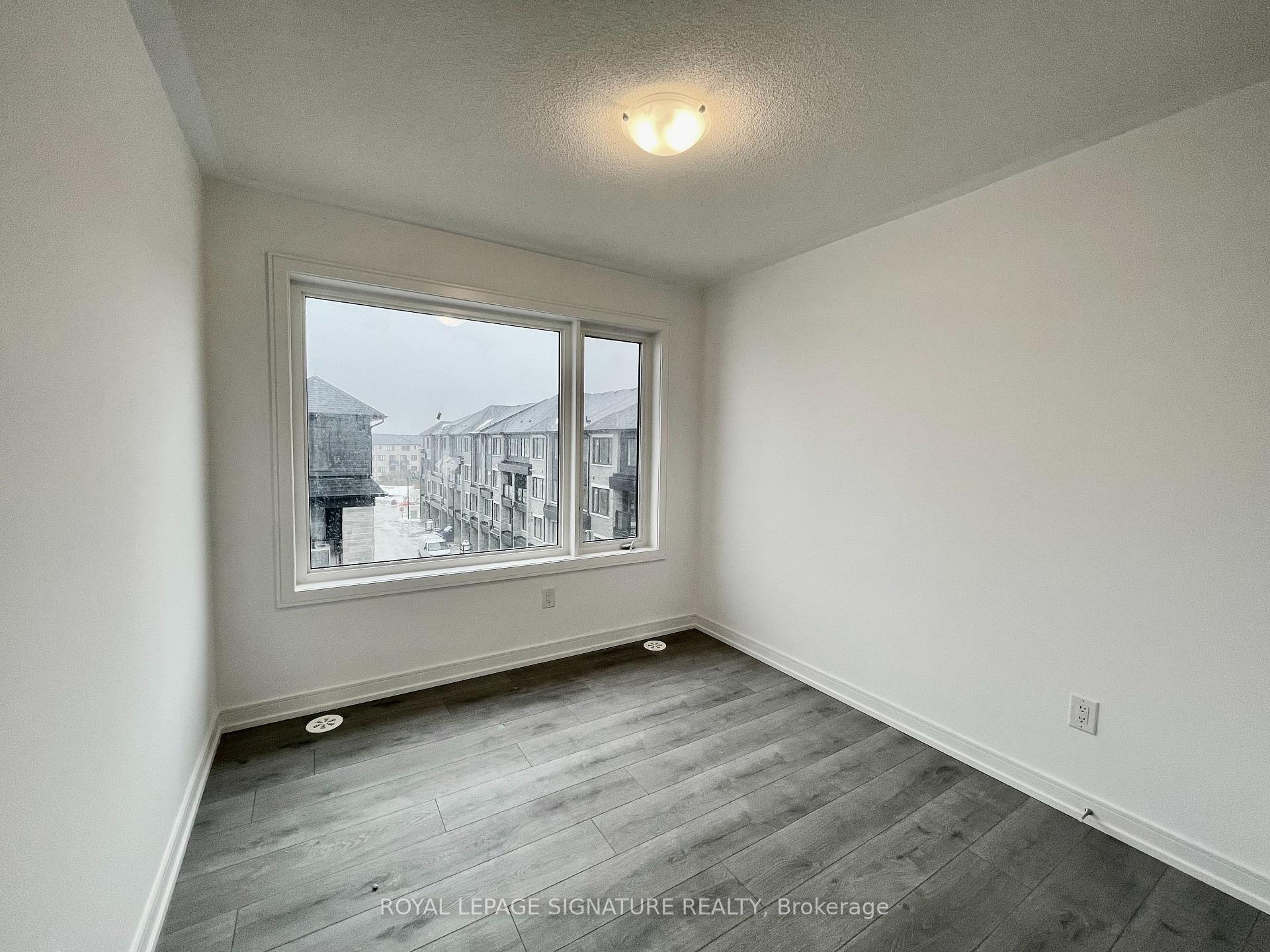 Photo 16 of Unit 3, 129 Appletree Lane, Barrie, Innis-Shore — HOMEH