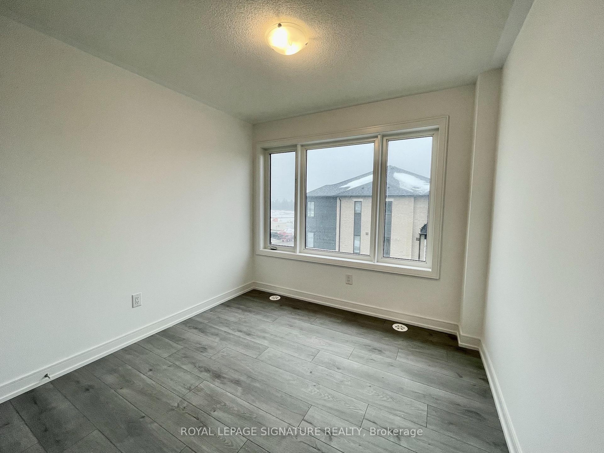 Photo 18 of Unit 3, 129 Appletree Lane, Barrie, Innis-Shore — HOMEH
