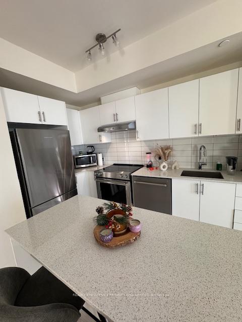 Photo 3 of Unit 1416, 9000 Jane Street, Vaughan, Vellore Village — HOMEH