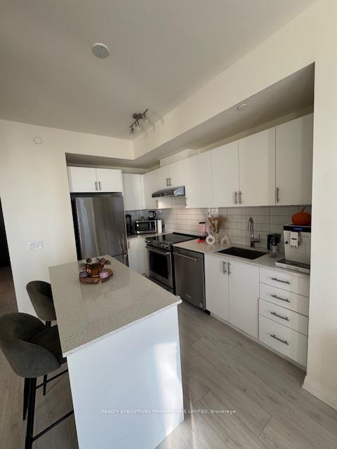 Photo 4 of Unit 1416, 9000 Jane Street, Vaughan, Vellore Village — HOMEH