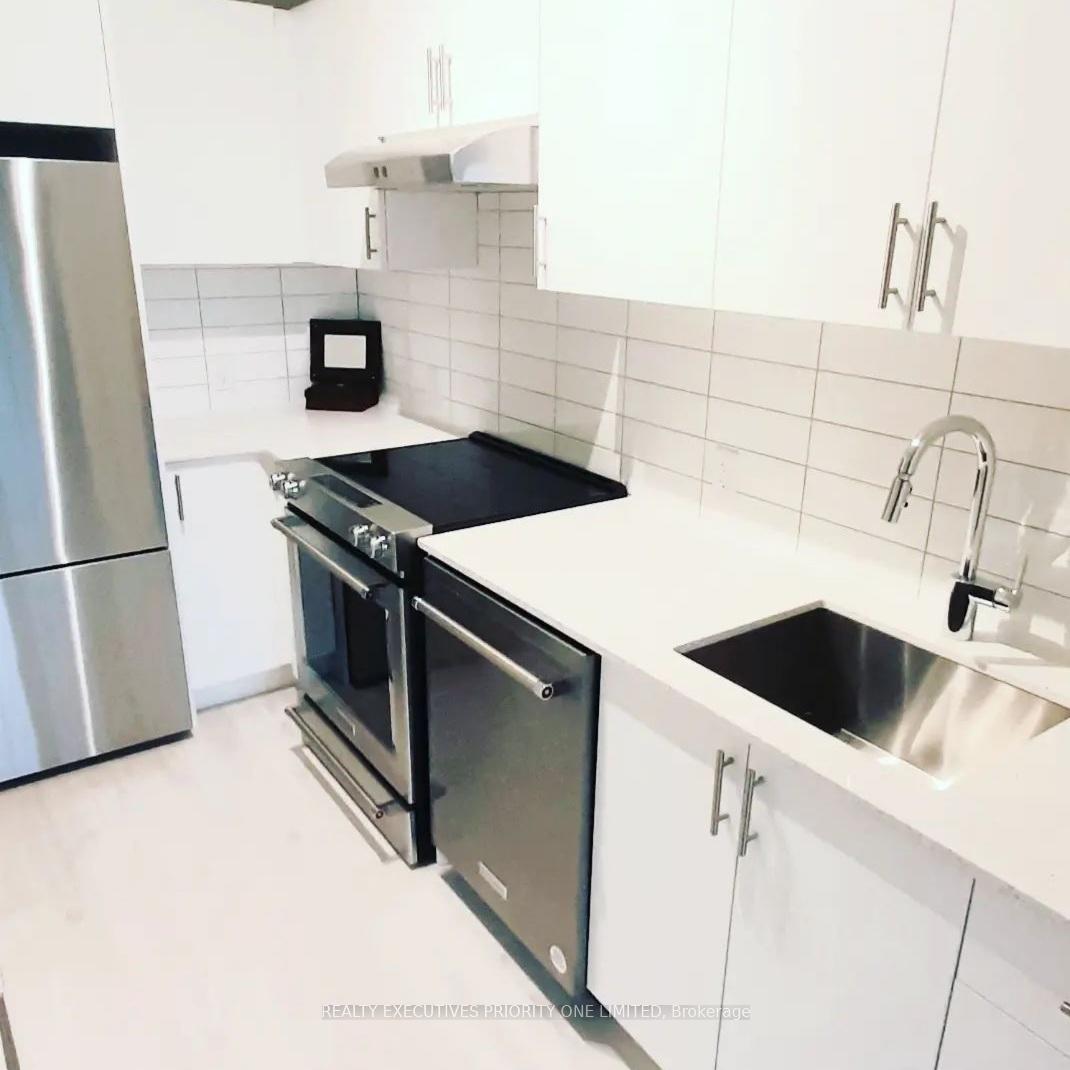Photo 5 of Unit 1416, 9000 Jane Street, Vaughan, Vellore Village — HOMEH
