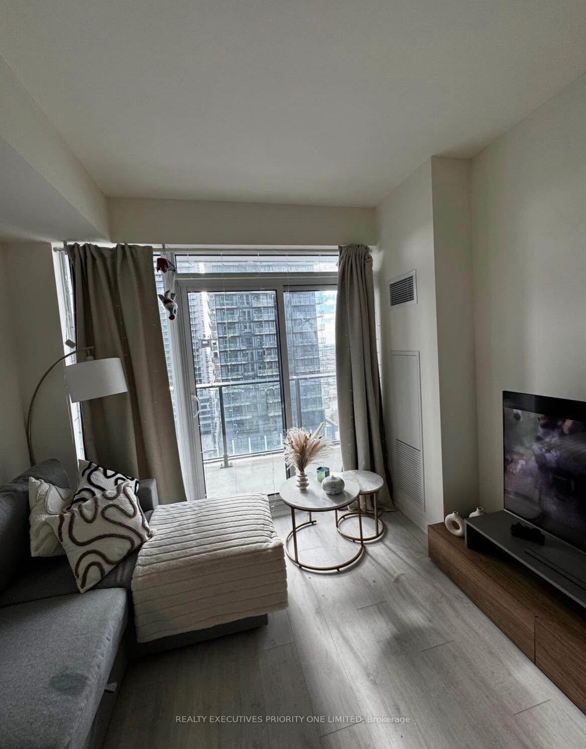 Photo 6 of Unit 1416, 9000 Jane Street, Vaughan, Vellore Village — HOMEH