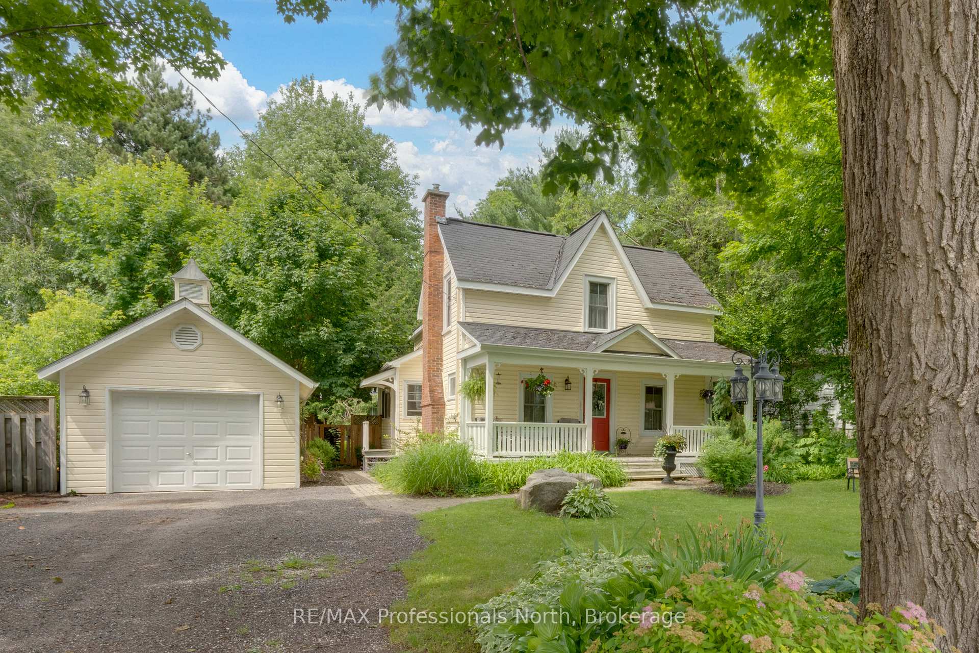 Photo 5 of 550 Wagner Street, Gravenhurst, Muskoka (S) — HOMEH