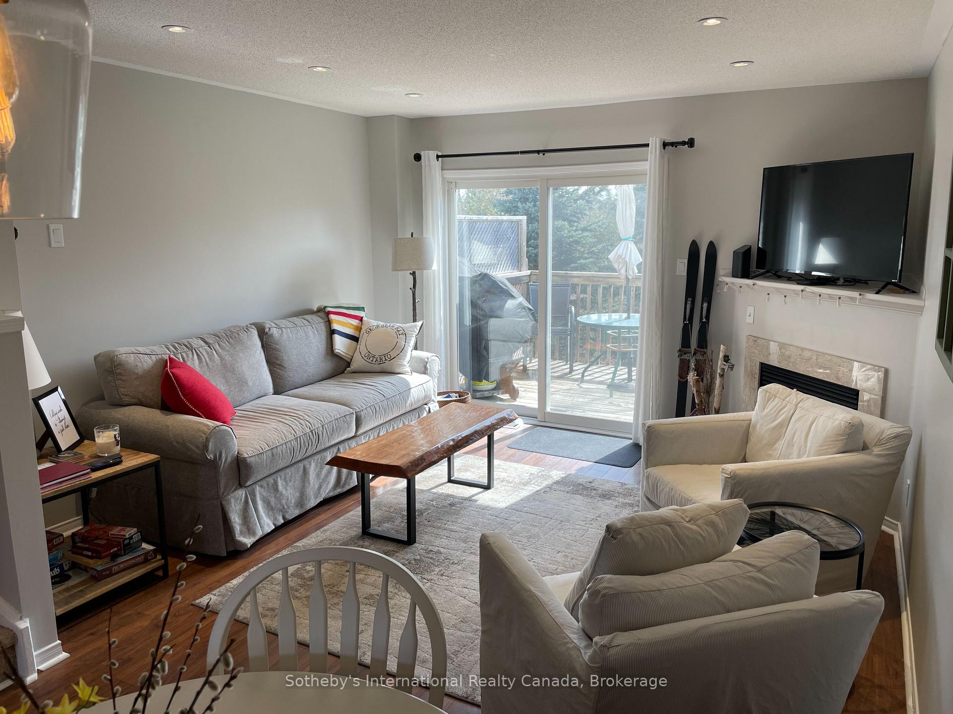 Photo 6 of 3 Royalton Lane, Collingwood — HOMEH