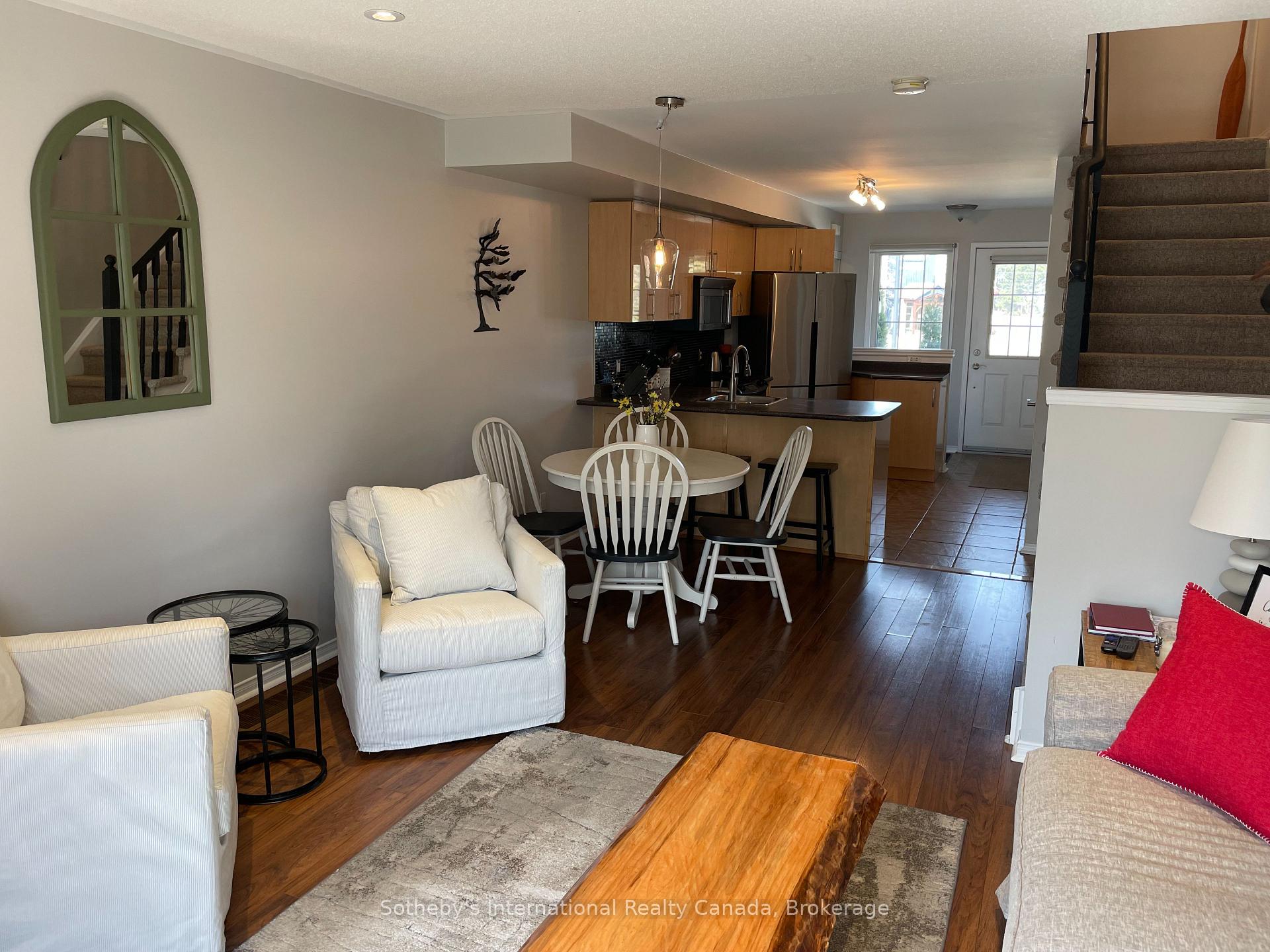 Photo 7 of 3 Royalton Lane, Collingwood — HOMEH