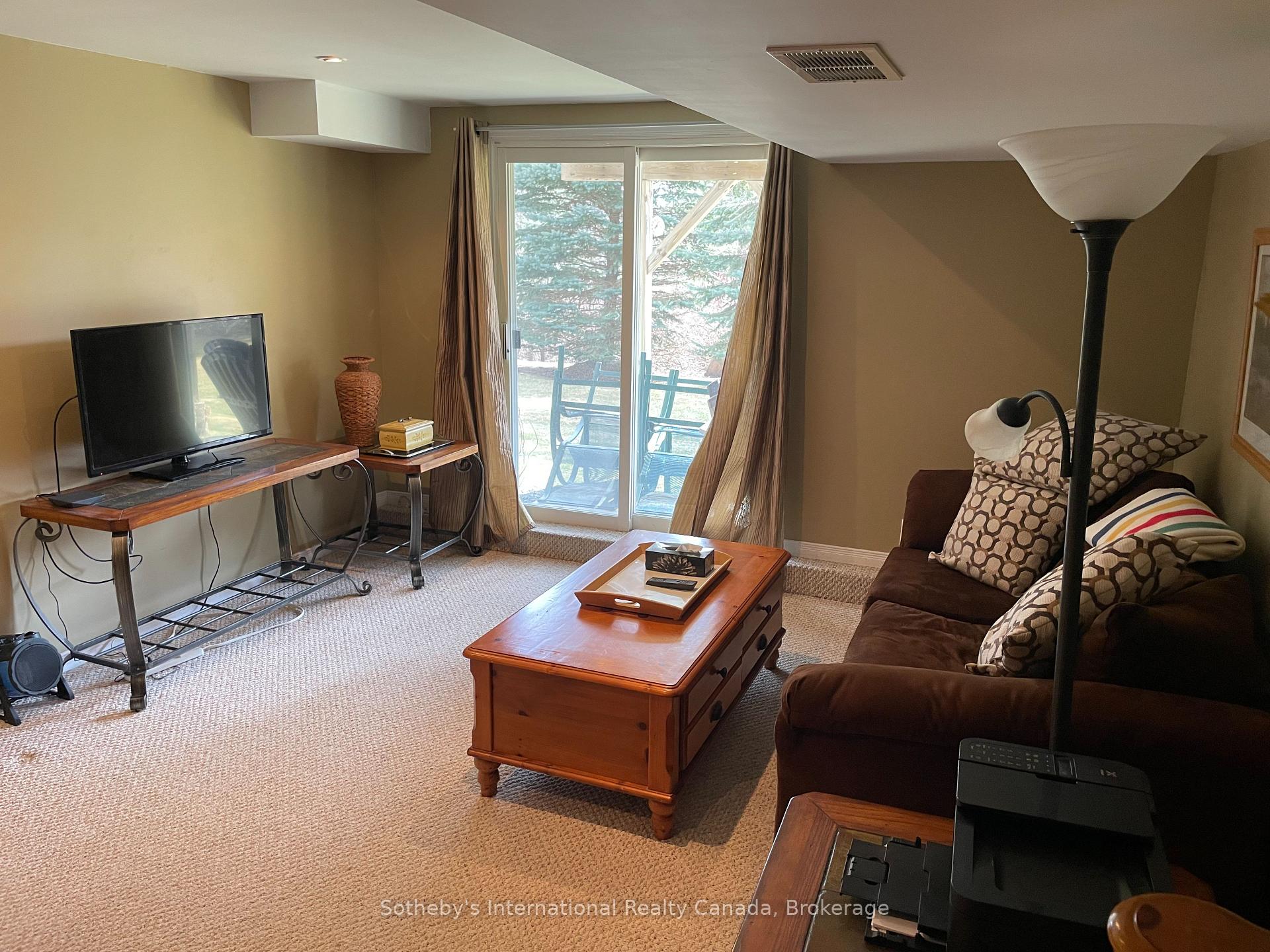 Photo 15 of 3 Royalton Lane, Collingwood — HOMEH
